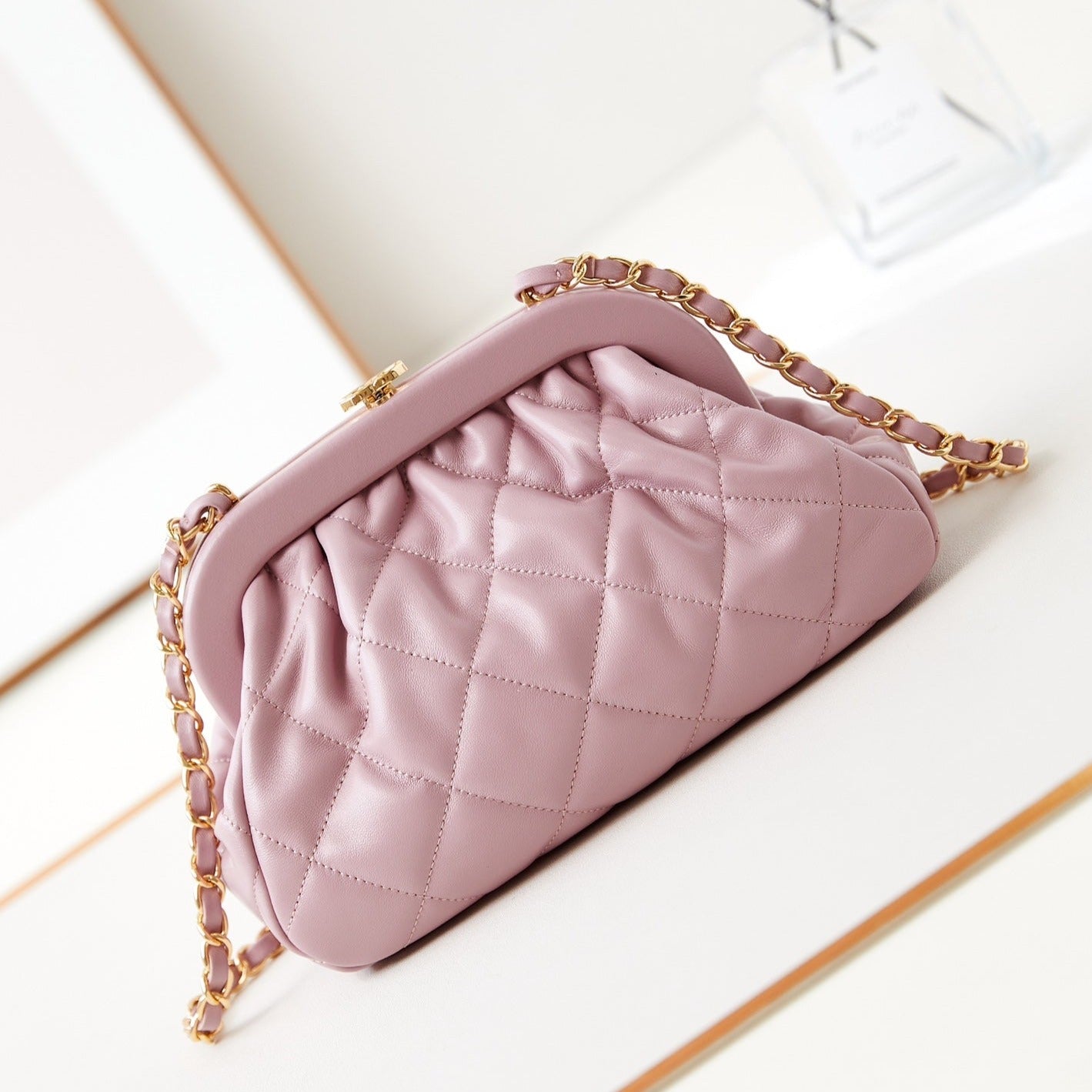 24A CLUTCH 24CM LIGHT PINK LAMBSKIN GOLD HARDWARE
