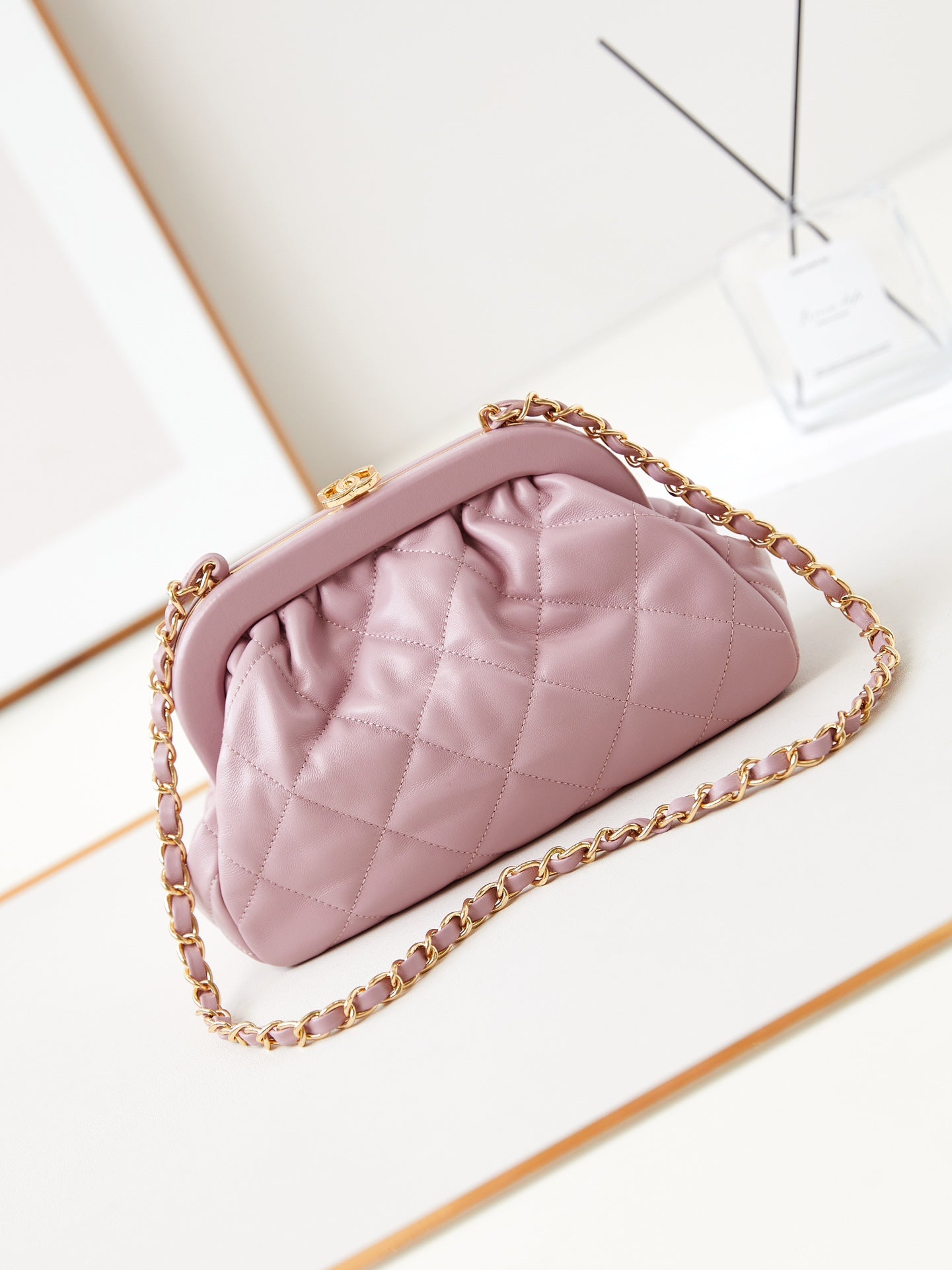 24A CLUTCH 24CM LIGHT PINK LAMBSKIN GOLD HARDWARE