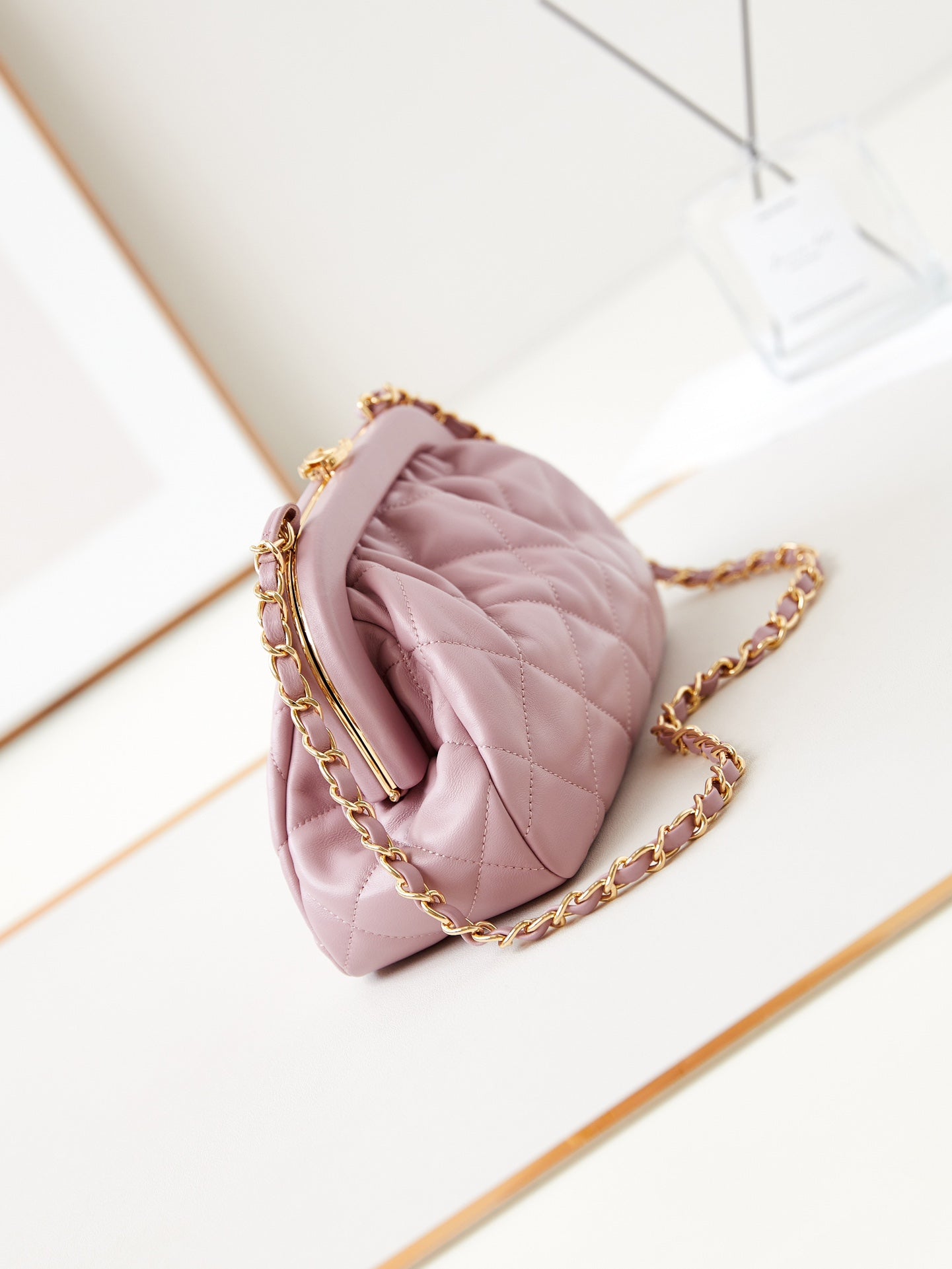 24A CLUTCH 24CM LIGHT PINK LAMBSKIN GOLD HARDWARE