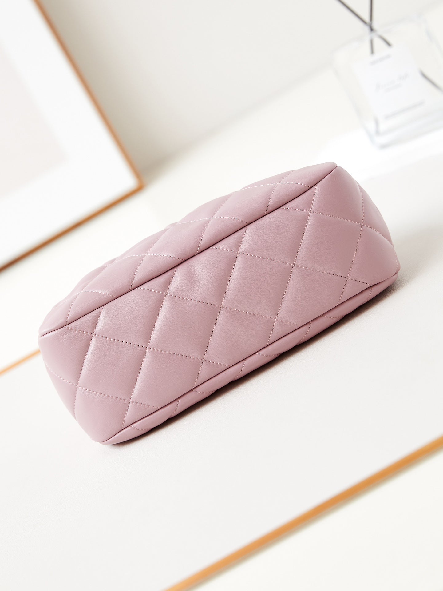 24A CLUTCH 24CM LIGHT PINK LAMBSKIN GOLD HARDWARE