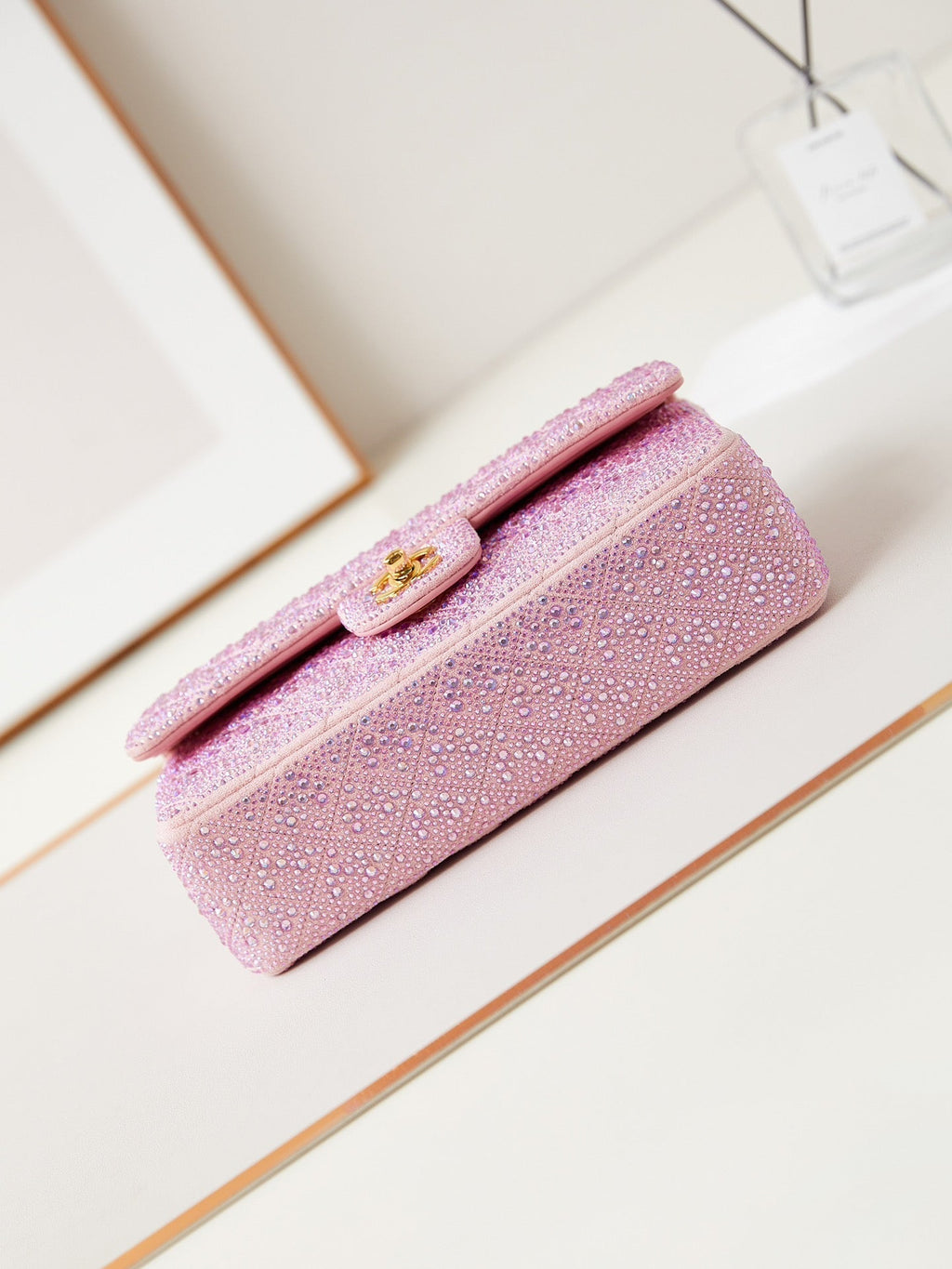 24B SAC À RABAT MOYEN 25 CM CUIR D'AGNEAU ROSE ARGENT VIOLET DIAMANT