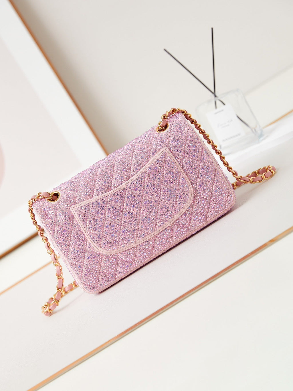 24B SAC À RABAT MOYEN 25 CM CUIR D'AGNEAU ROSE ARGENT VIOLET DIAMANT