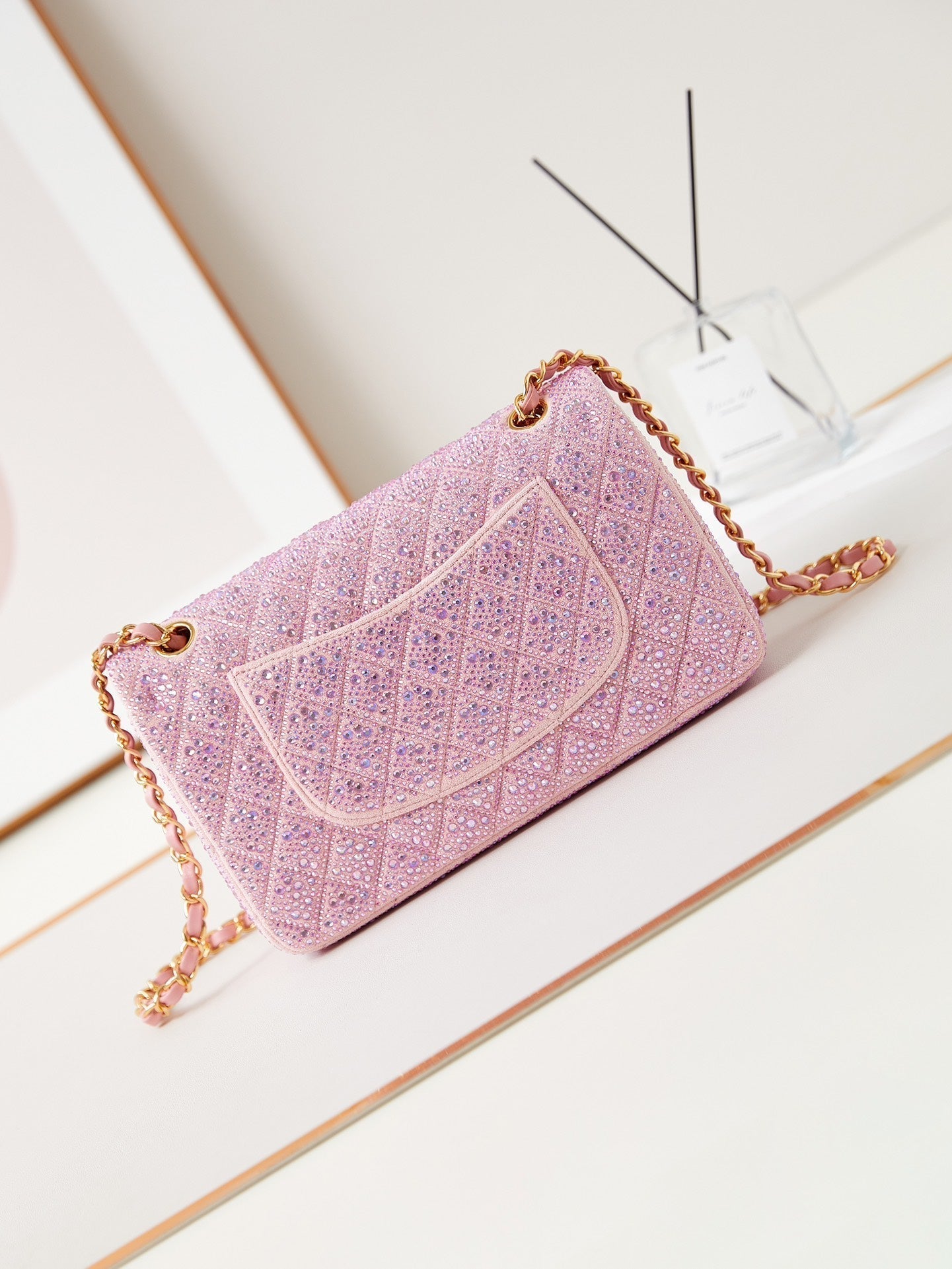 24B SAC À RABAT MOYEN 25 CM CUIR D'AGNEAU ROSE ARGENT VIOLET DIAMANT