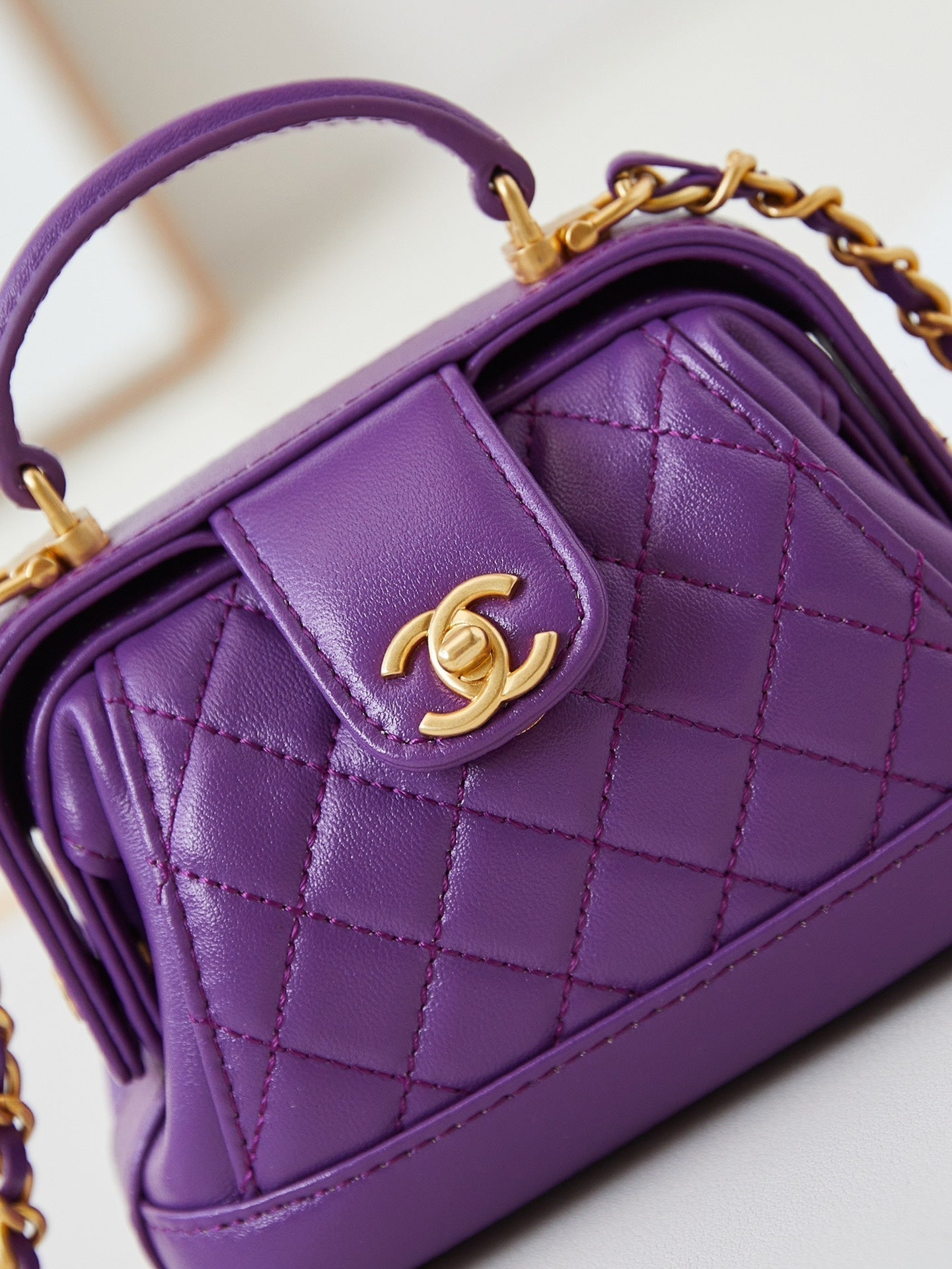 CC 24A MINI TOP HANDLE 13CM PURPLE WAX LEATHER GOLD HARDWARE 238457