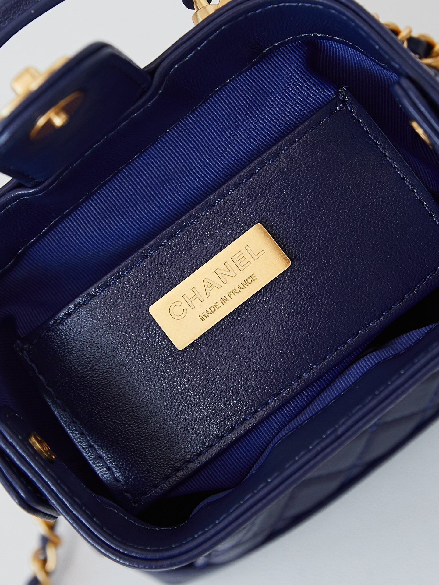 CC 24A MINI TOP HANDLE 13CM NIGHT BLUE WAX LEATHER GOLD HARDWARE 238459