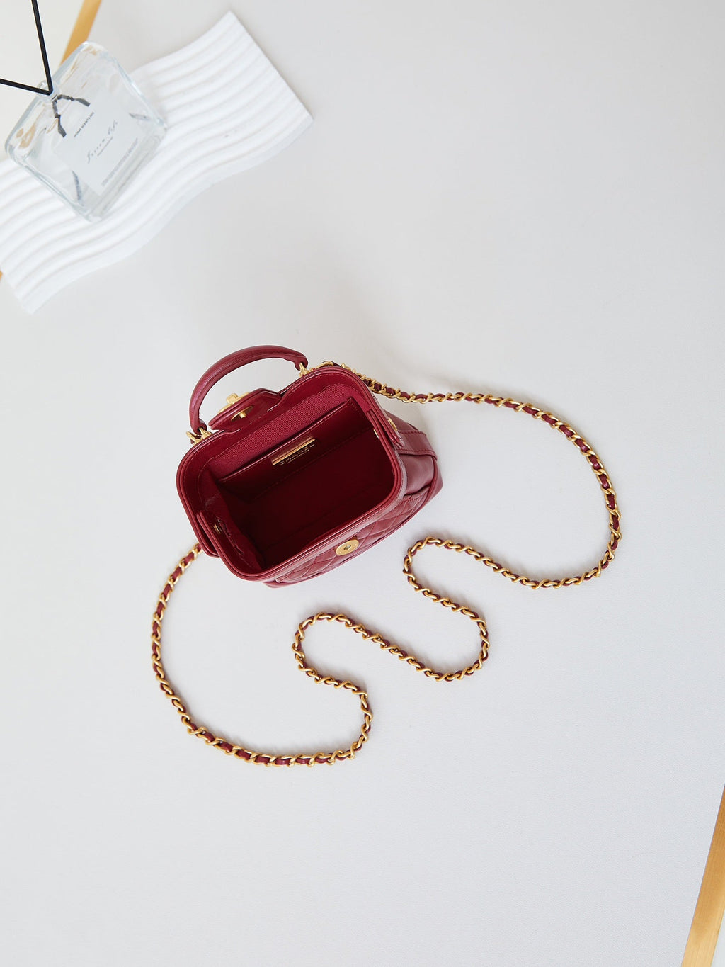 CC 24A MINI TOP HANDLE 13CM RED WAX LEATHER GOLD HARDWARE 238461