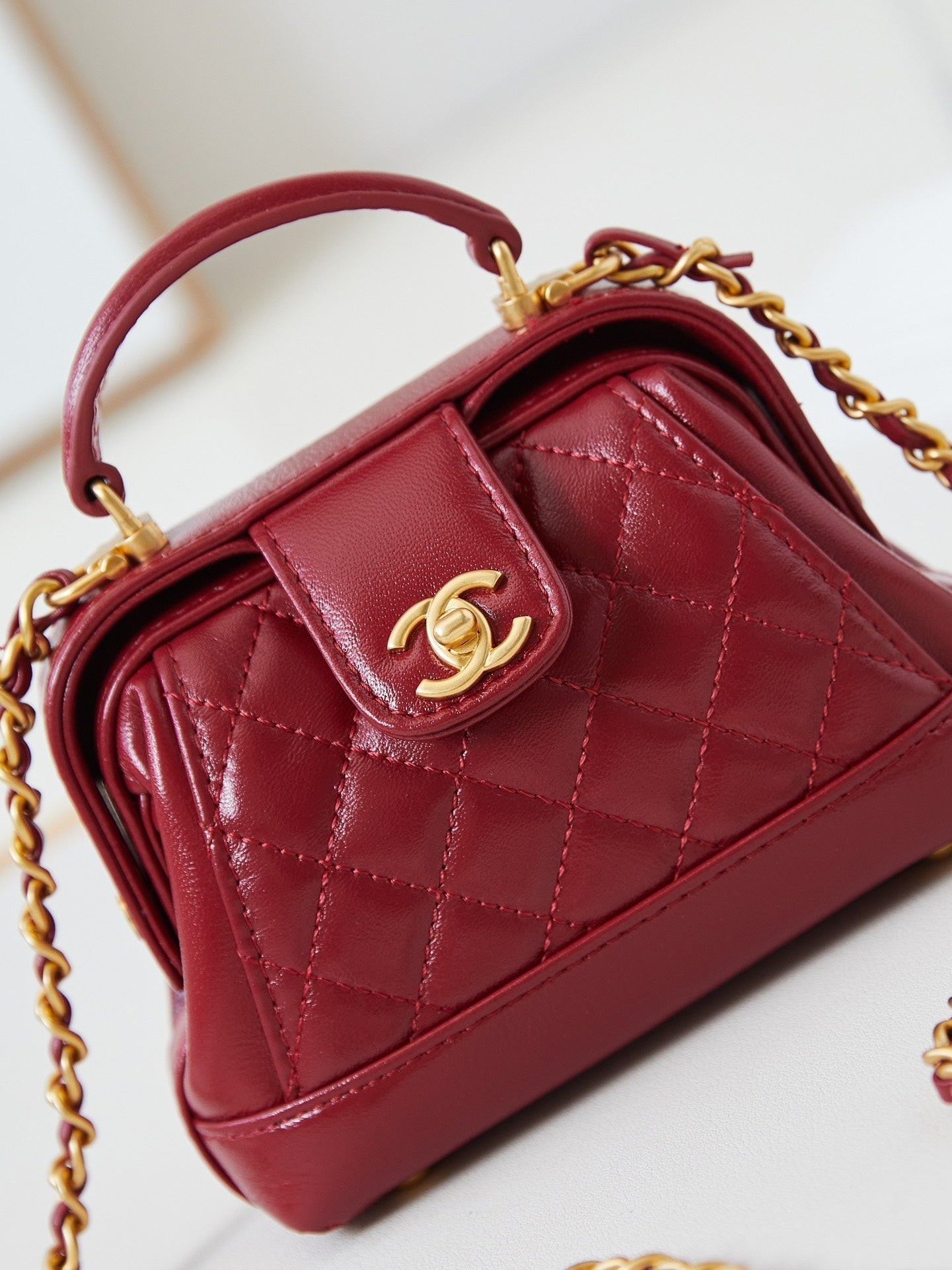 CC 24A MINI TOP HANDLE 13CM RED WAX LEATHER GOLD HARDWARE 238461