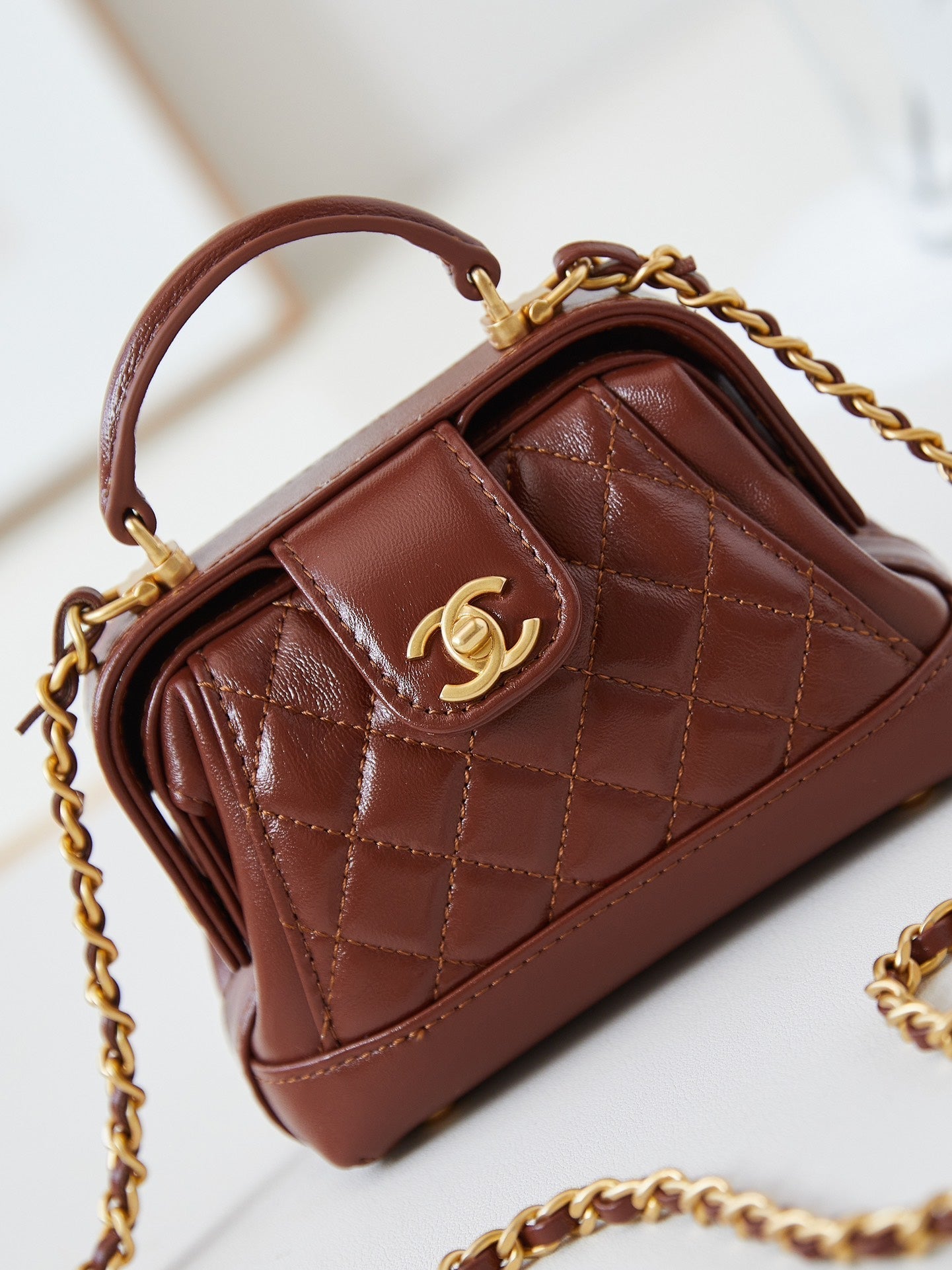 CC 24A MINI TOP HANDLE 13CM BROWN WAX LEATHER GOLD HARDWARE 238463