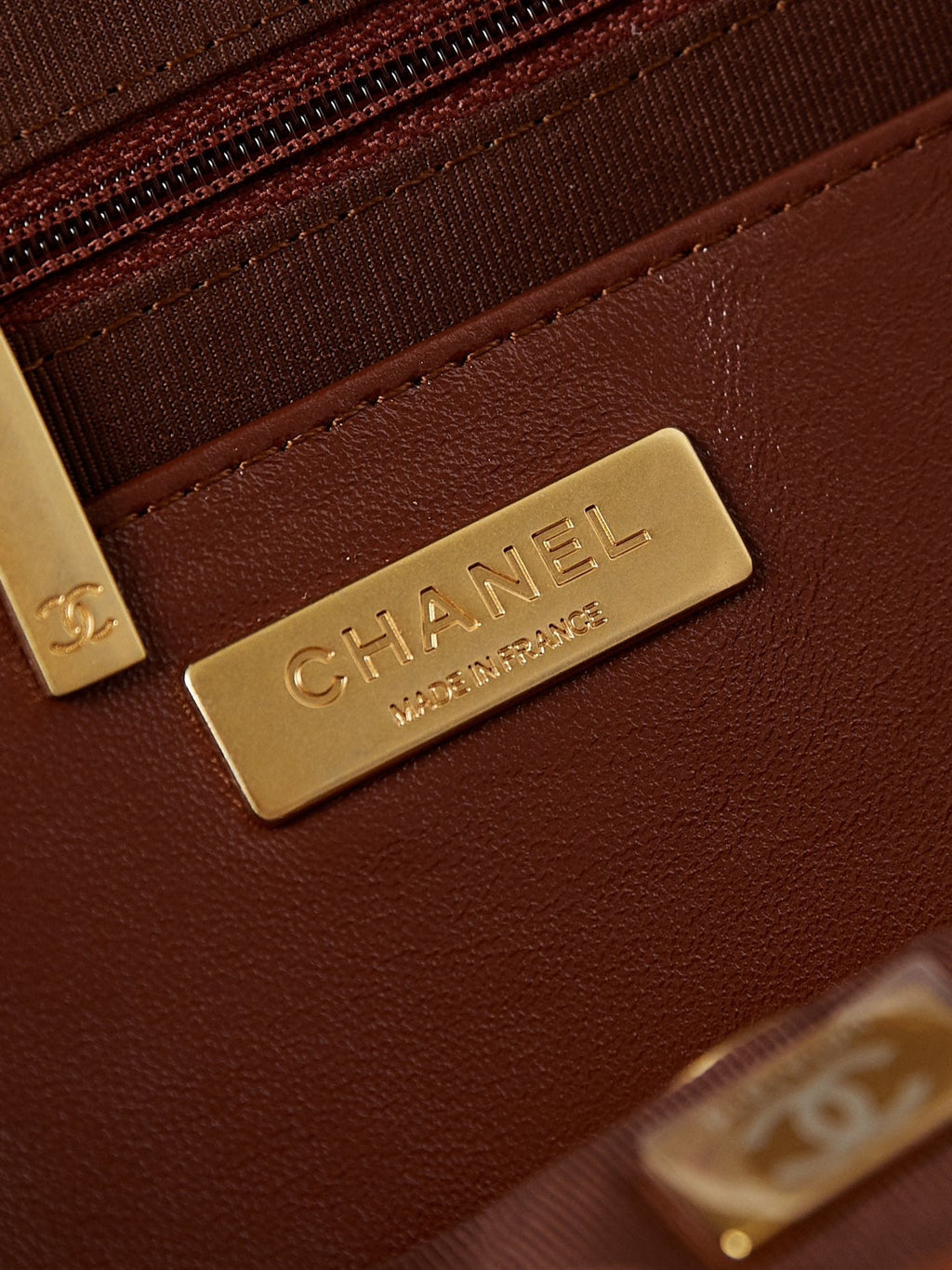 CC 24A TOP HANDLE 23.5CM BROWN WAX LEATHER GOLD HARDWARE 238471
