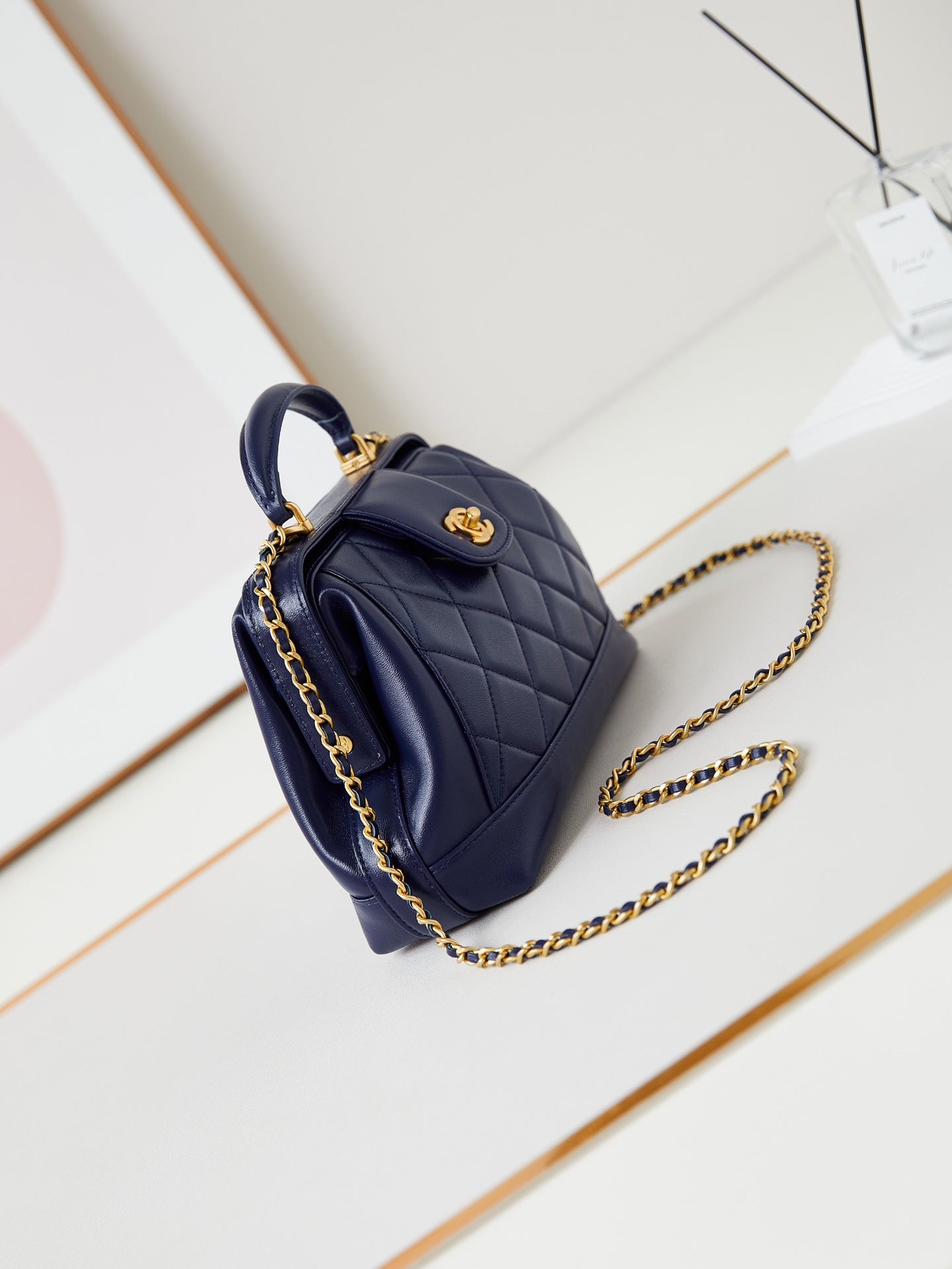 CC 24A TOP HANDLE 23.5CM NIGHT BLUE WAX LEATHER GOLD HARDWARE 238473
