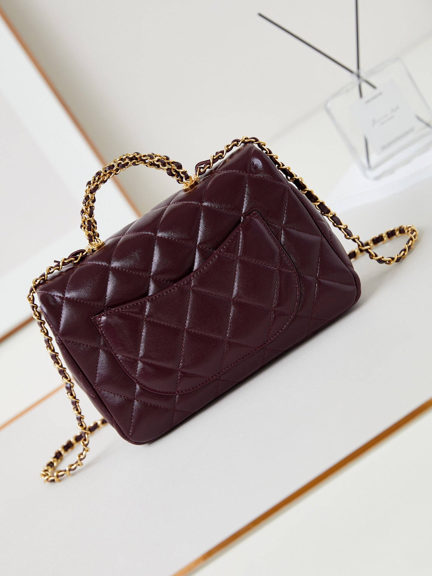 CC FLAP BAG WITH TOP HANDLE 25CM WINE RED SHEEPSKIN GOLD HARDWARE 238481