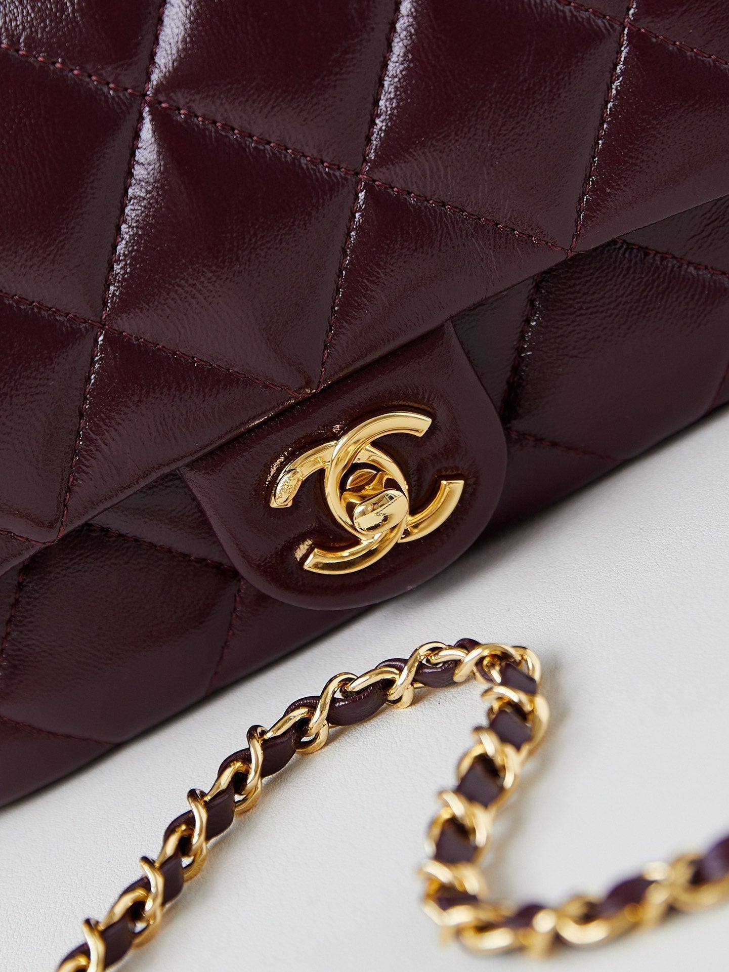CC FLAP BAG WITH TOP HANDLE 19CM WINE RED SHEEPSKIN GOLD HARDWARE 238483