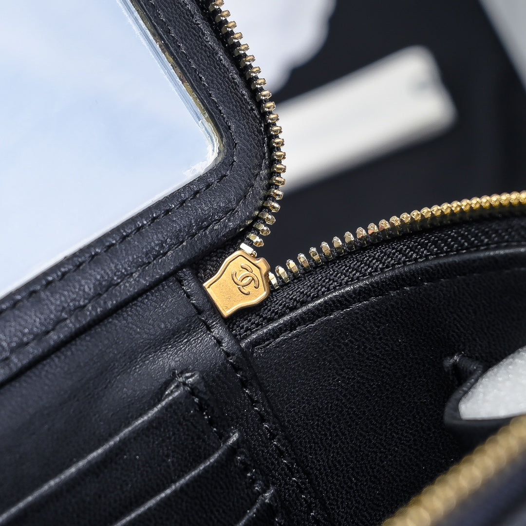 CC 24A VANITY TOP HANDLE 16CM BLACK GRAINED CALFSKIN GOLD HARDWARE