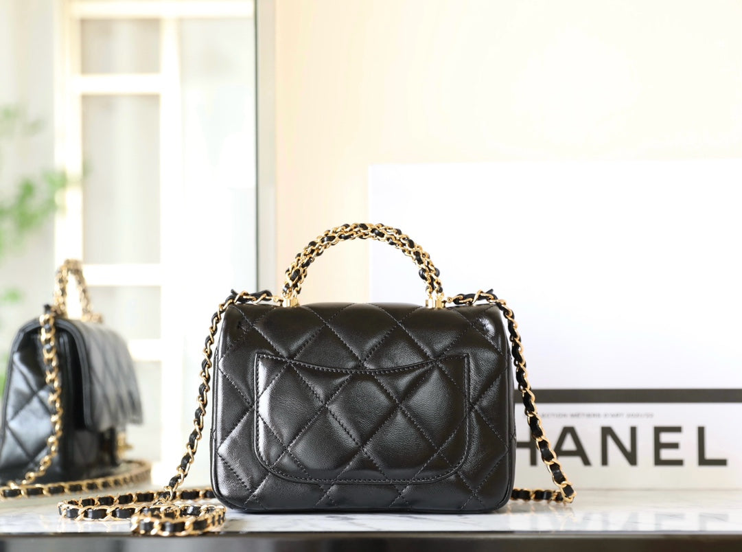 24B MINI SAC À RABAT AVEC POIGNÉE SUPÉRIEURE 19 CM CUIR D'AGNEAU NOIR