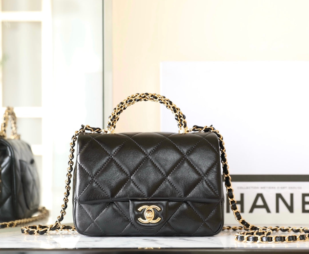 24B MINI SAC À RABAT AVEC POIGNÉE SUPÉRIEURE 19 CM CUIR D'AGNEAU NOIR