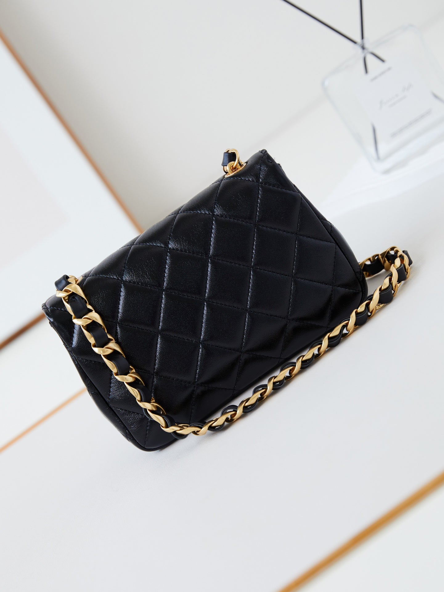 CC 24B MINI FLAP BAG 20CM BLACK LAMBSKIN GOLD HARDWARE