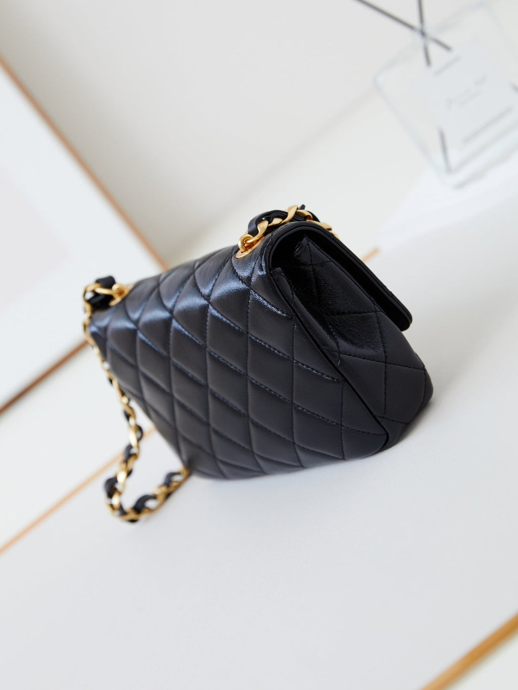CC 24B MINI FLAP BAG 20CM BLACK LAMBSKIN GOLD HARDWARE