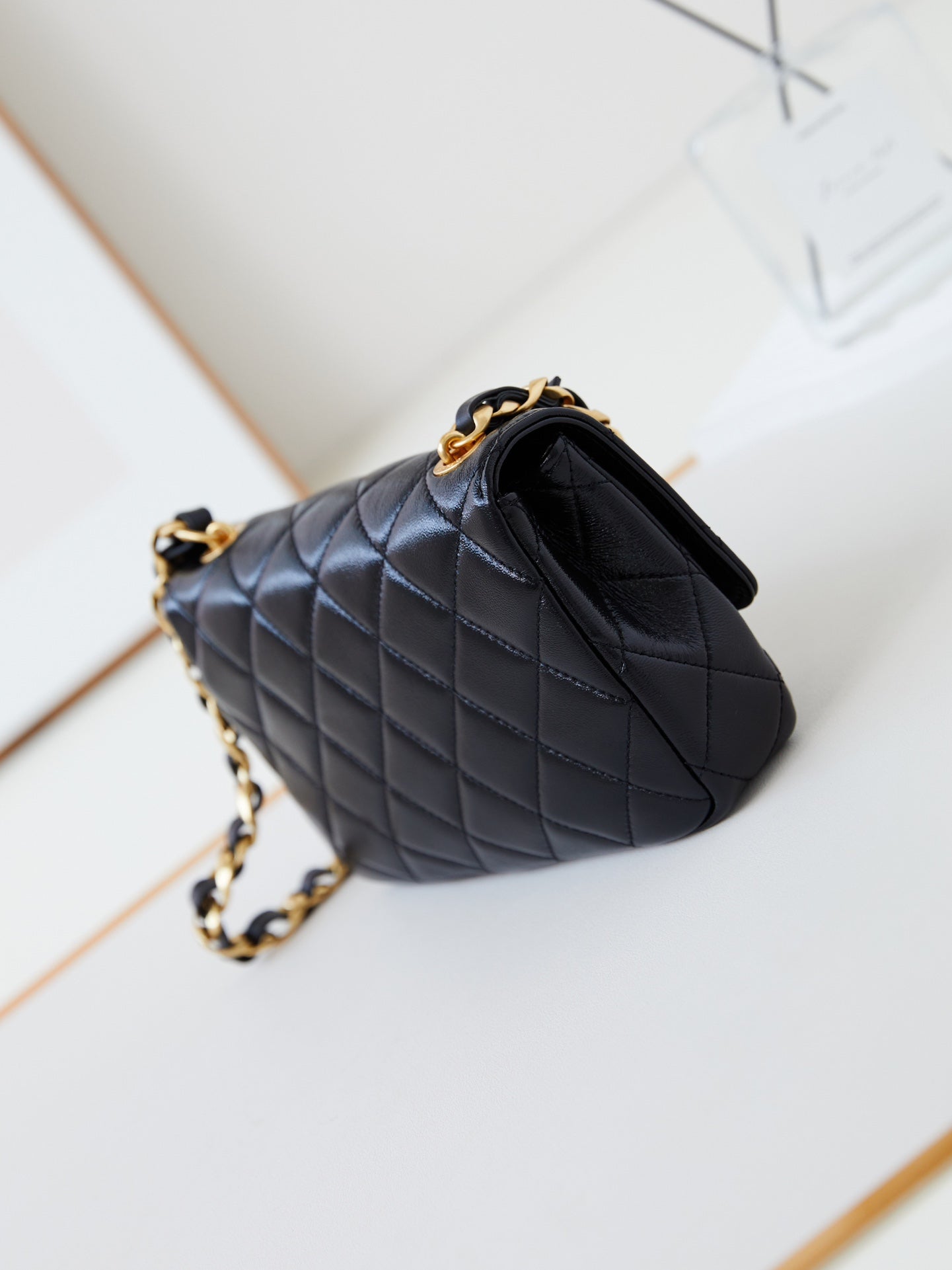 CC 24B MINI FLAP BAG 20CM BLACK LAMBSKIN GOLD HARDWARE