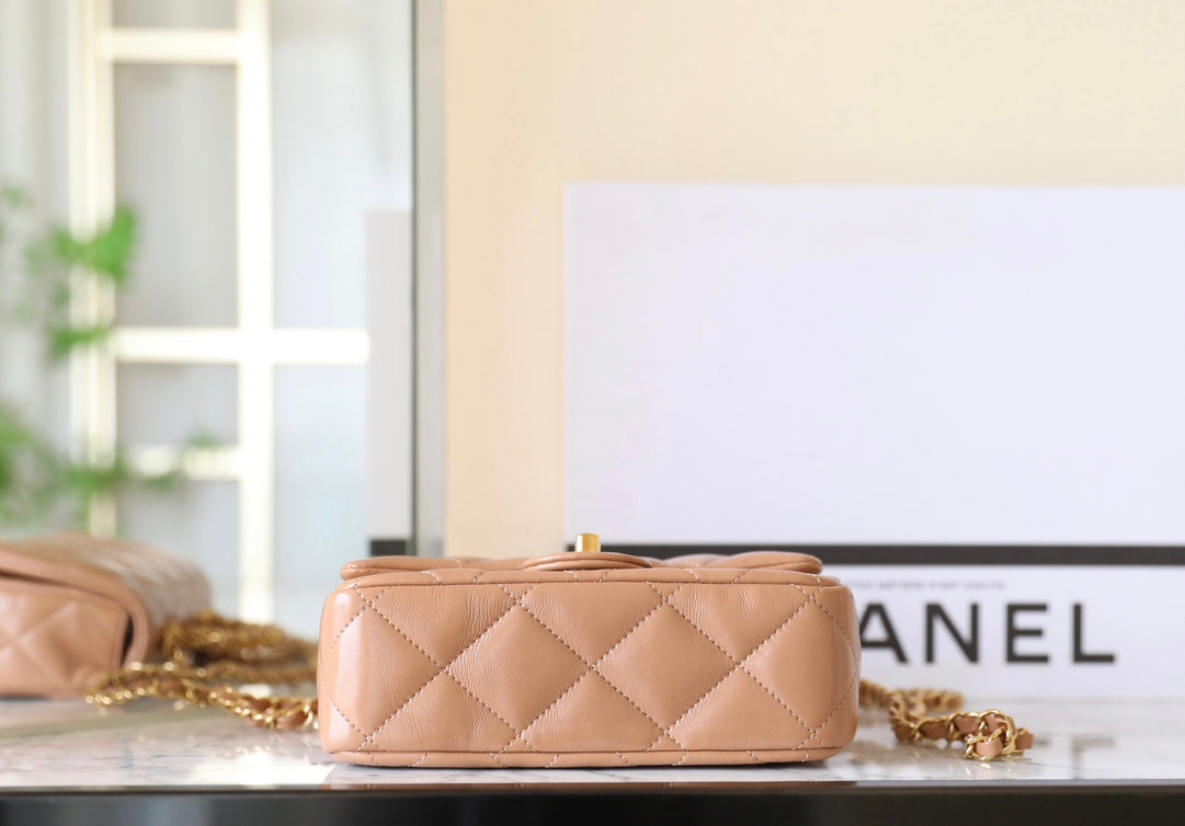 24B MINI FLAP BAG 19CM TOP HANDLE BEIGE LAMBSKIN