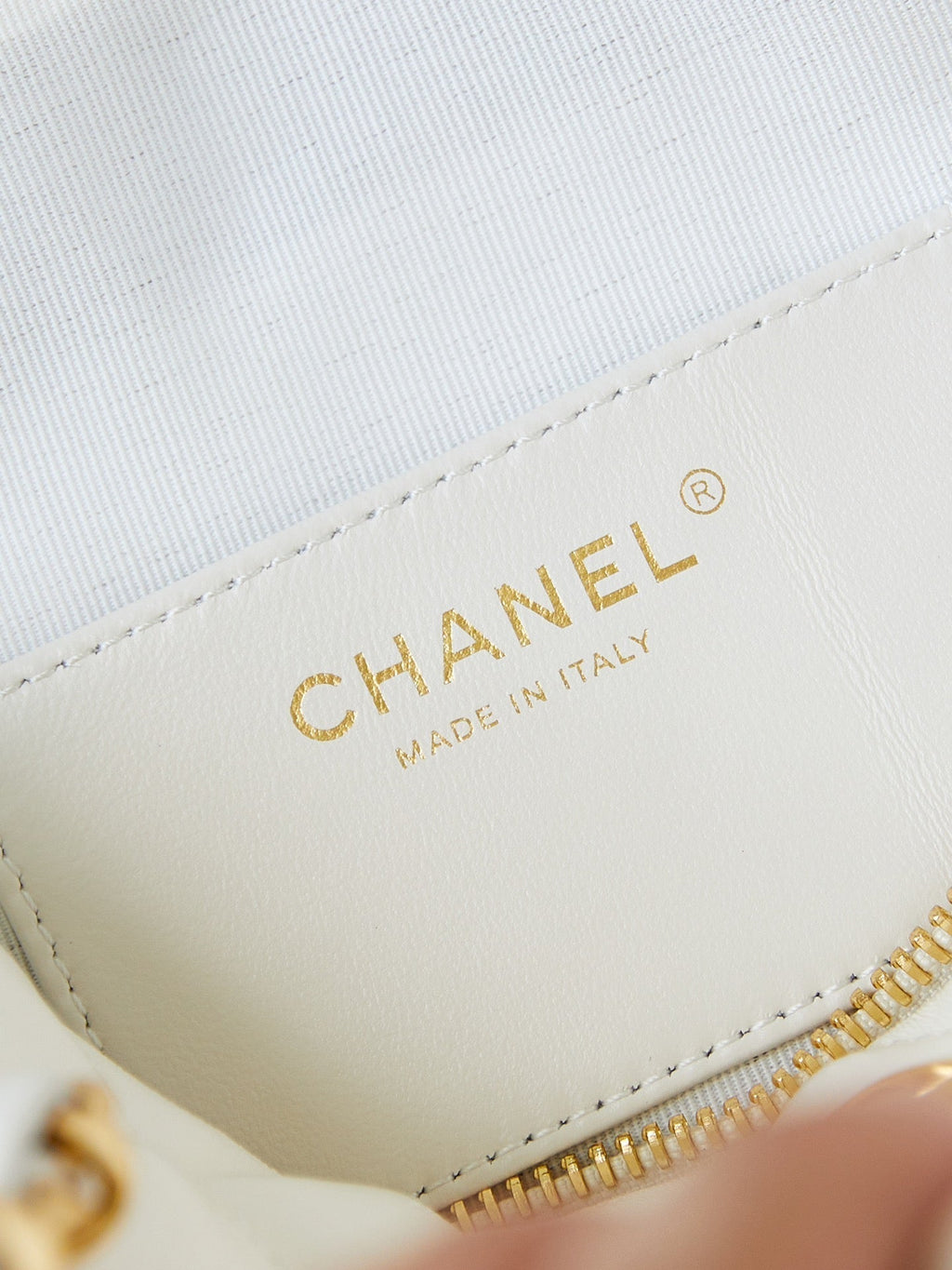 SAC BOWLING CC 24K 25CM EN CUIR D'AGNEAU CIRÉ BLANC