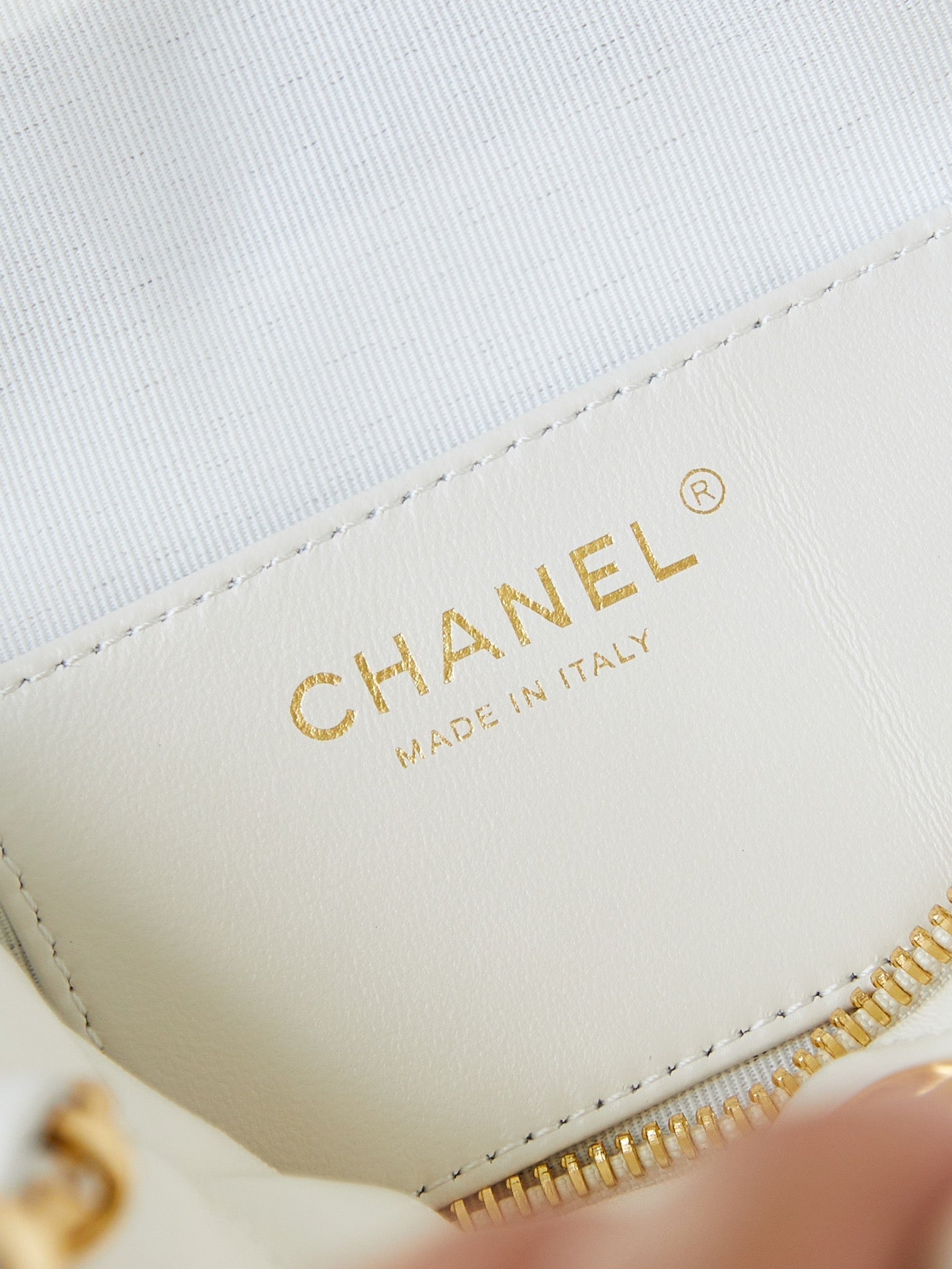 SAC BOWLING CC 24K 25CM EN CUIR D'AGNEAU CIRÉ BLANC
