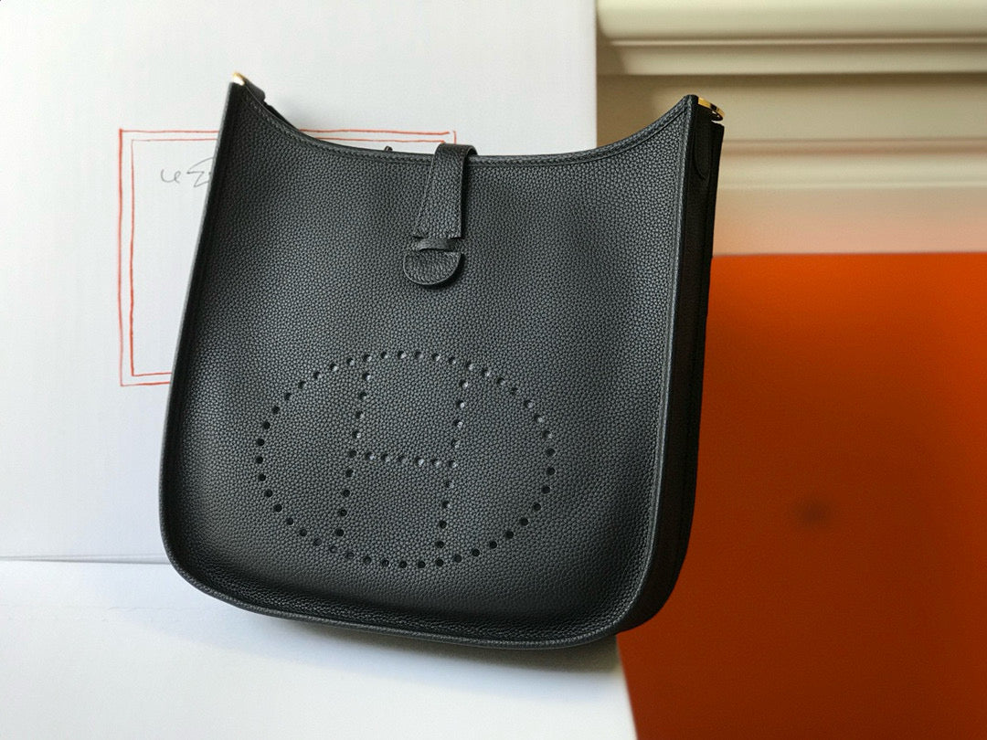 エブリン 29cm ブラック トーゴ GHW