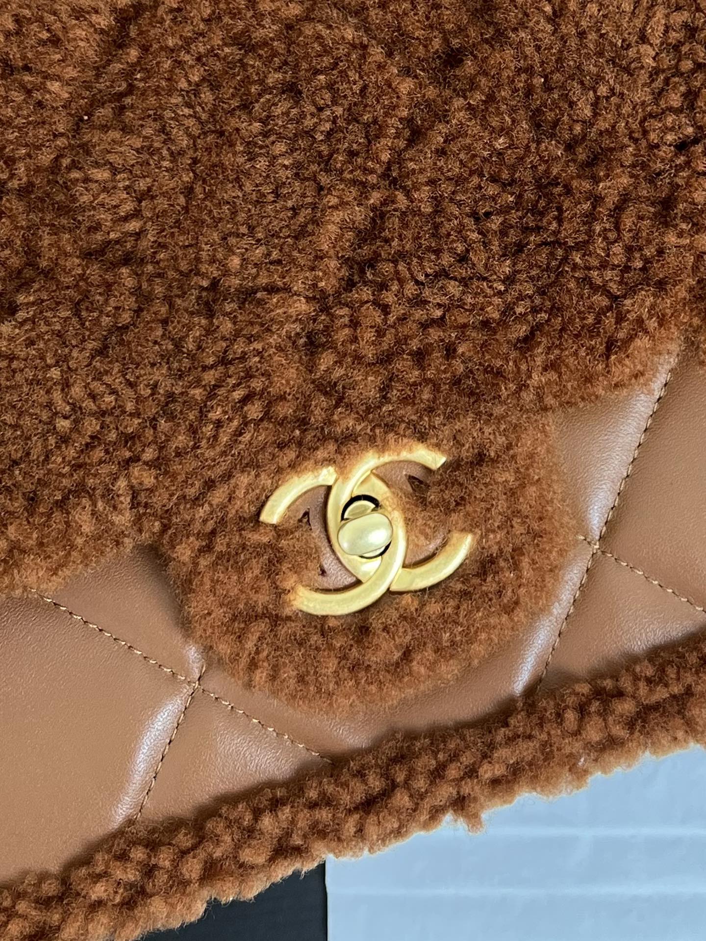 FLAP BAG SMALL 23CM BROWN SHERLING LAMBSKIN GOLD HARDWARE