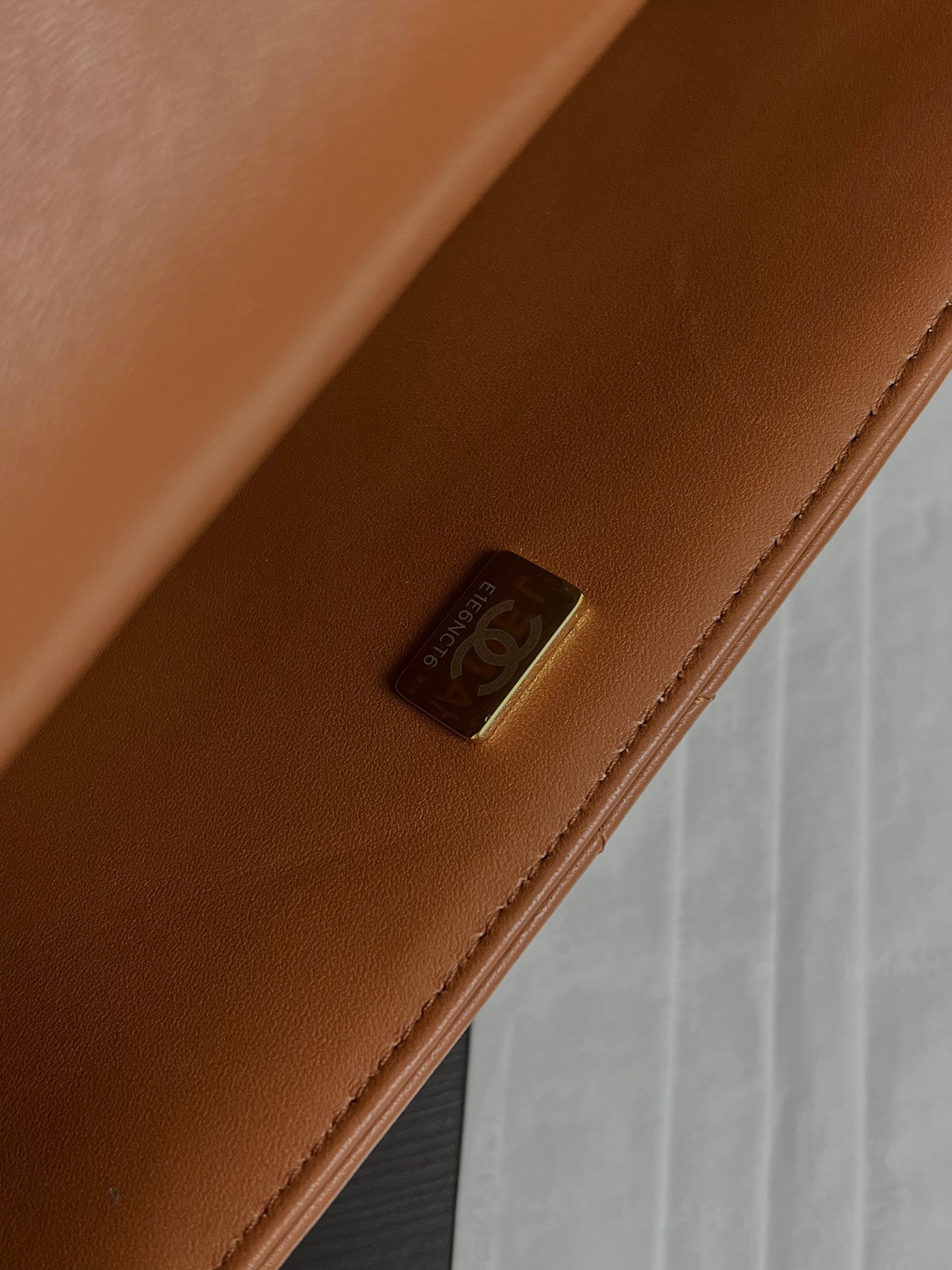 FLAP BAG SMALL 23CM BROWN SHERLING LAMBSKIN GOLD HARDWARE