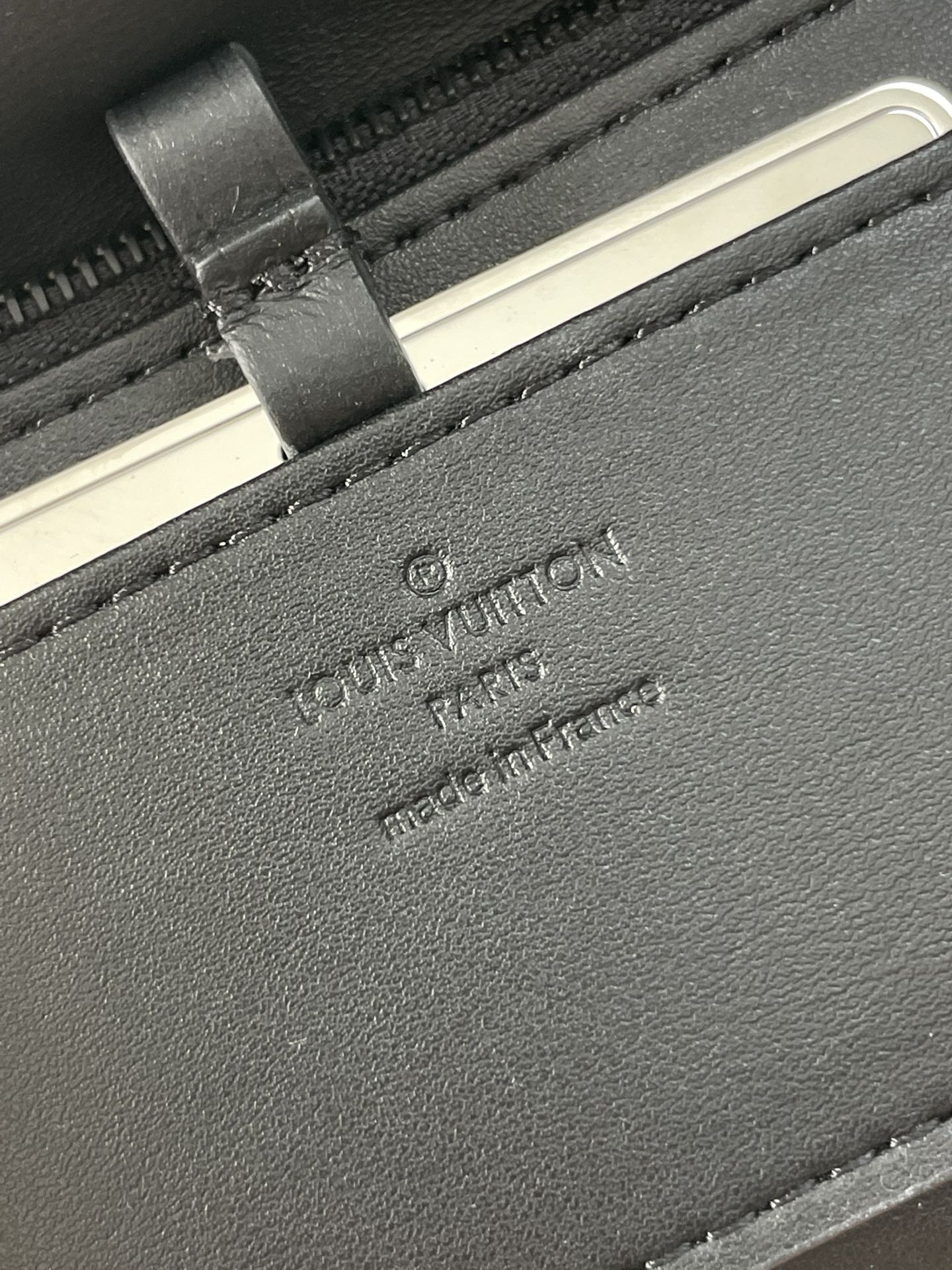 GO-14 MM 23 PO CUIR D'AGNEAU MATELASSÉ NOIR QUINCAILLERIE NOIRE