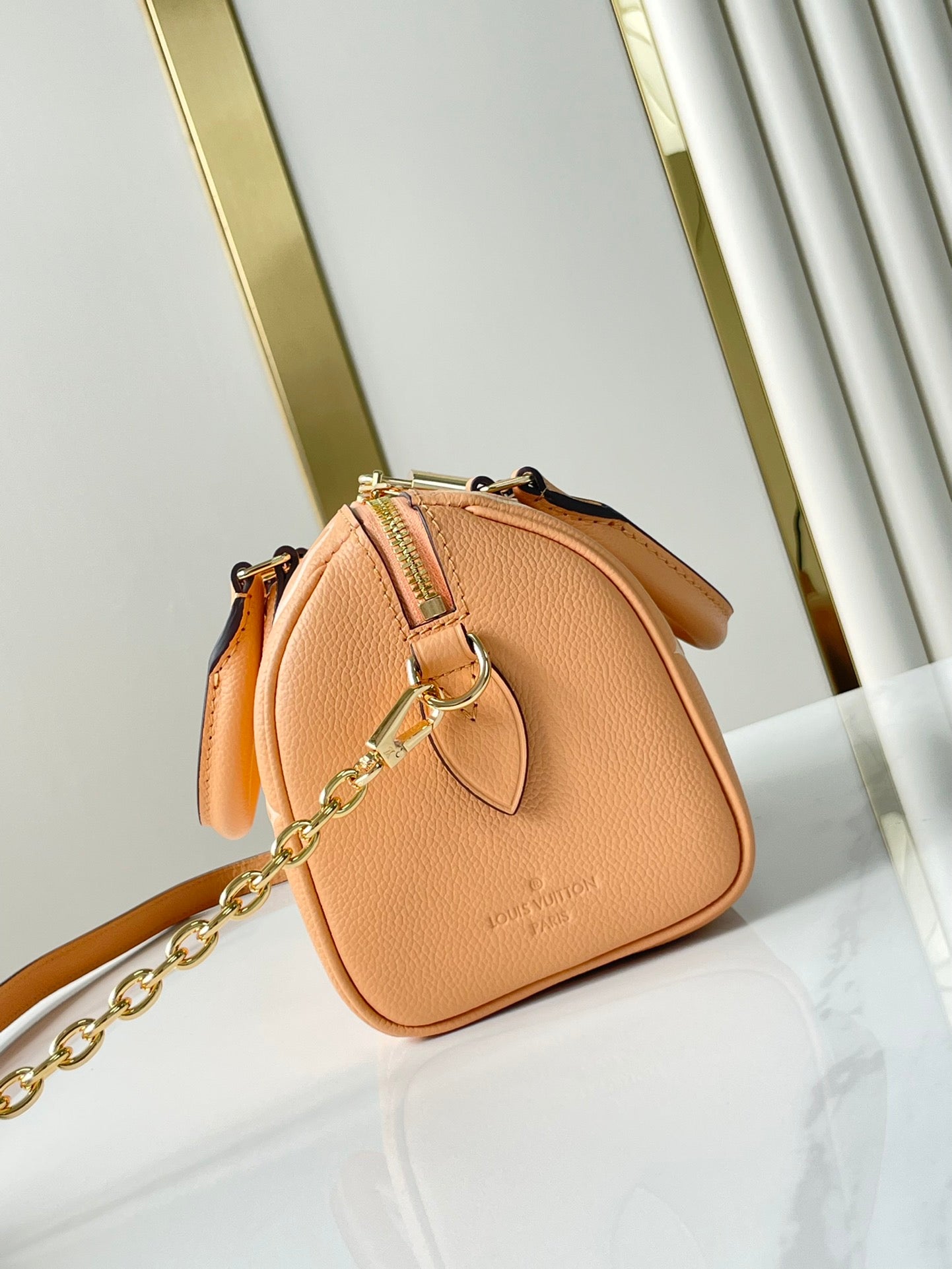 SPEEDY BANDOULIÈRE 20 EN CUIR EMPREINTE MONOGRAMME CRÈME ARIZONA