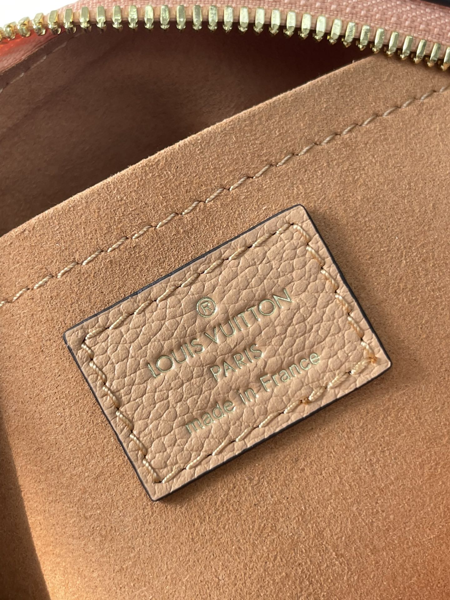 SPEEDY BANDOULIÈRE 20 EN CUIR EMPREINTE MONOGRAMME CRÈME ARIZONA