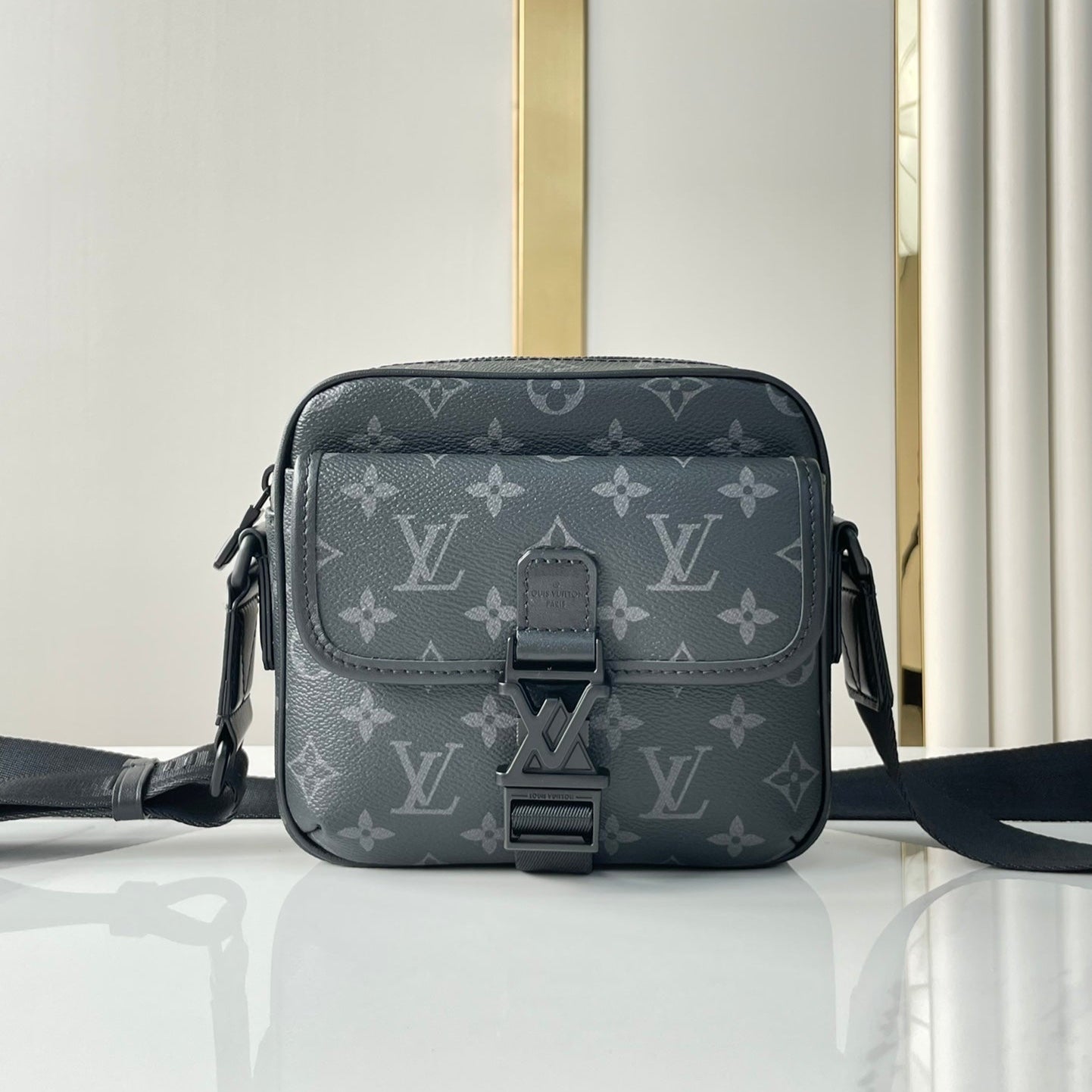 Sac messager GETAWAY 18 po en toile ECLIPSE avec monogramme en métal