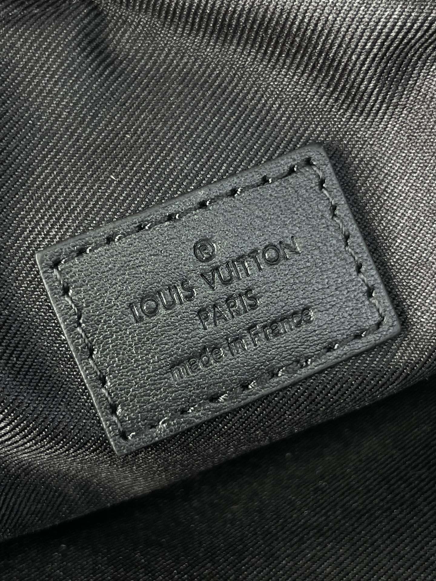 Sac messager GETAWAY 18 po en toile ECLIPSE avec monogramme en métal