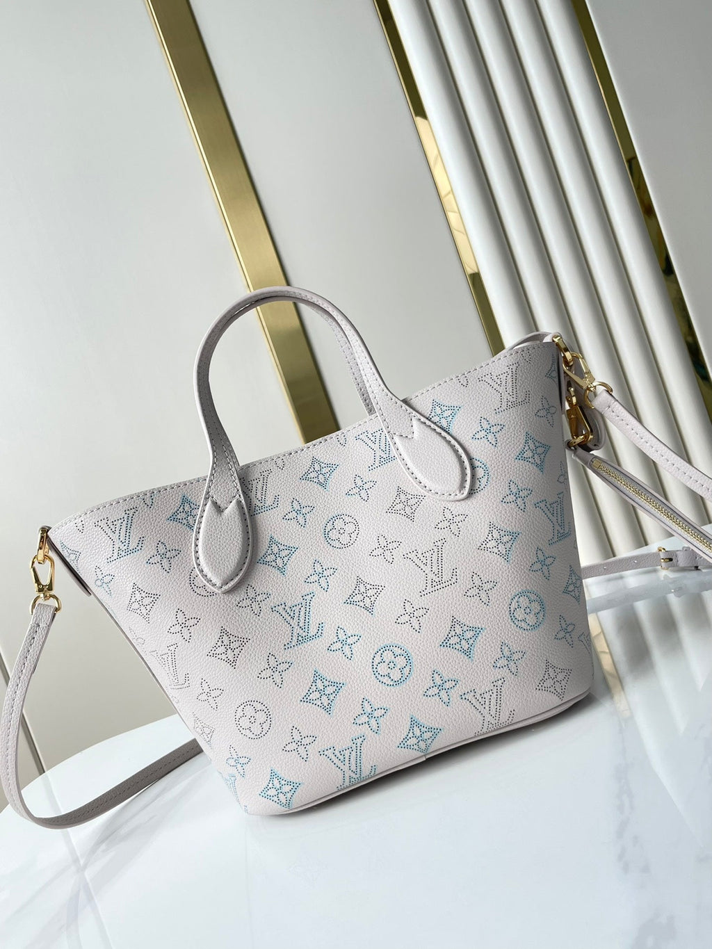 BLOSSOM PM 20 EN CUIR DE VEAU PERFORÉ BLUME
