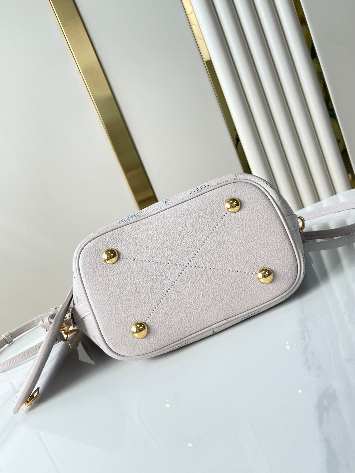 BLOSSOM PM 20 EN CUIR DE VEAU PERFORÉ BLUME