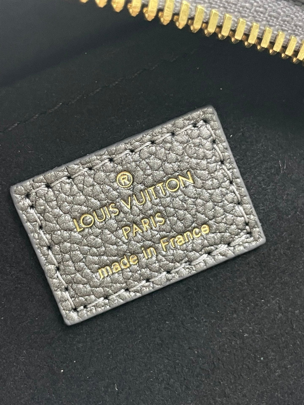 SPEEDY BANDOULIÈRE 20 EN GUN METAL MONOGRAMME EMPREINTE GOLD QUINCAILLERIE