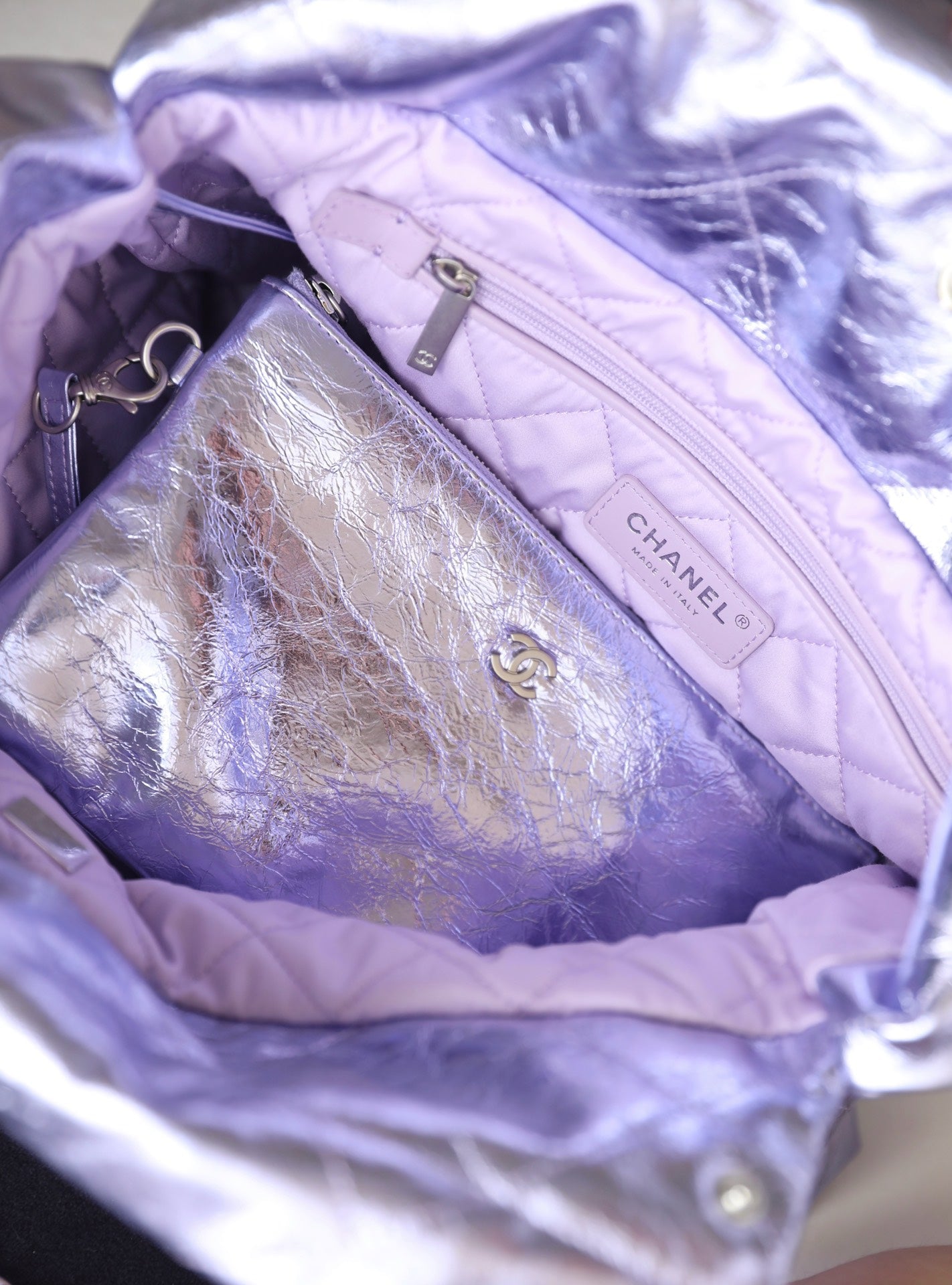 25C HOBO 22 BAG 35CM VIOLET METALIC LAMBSKIN