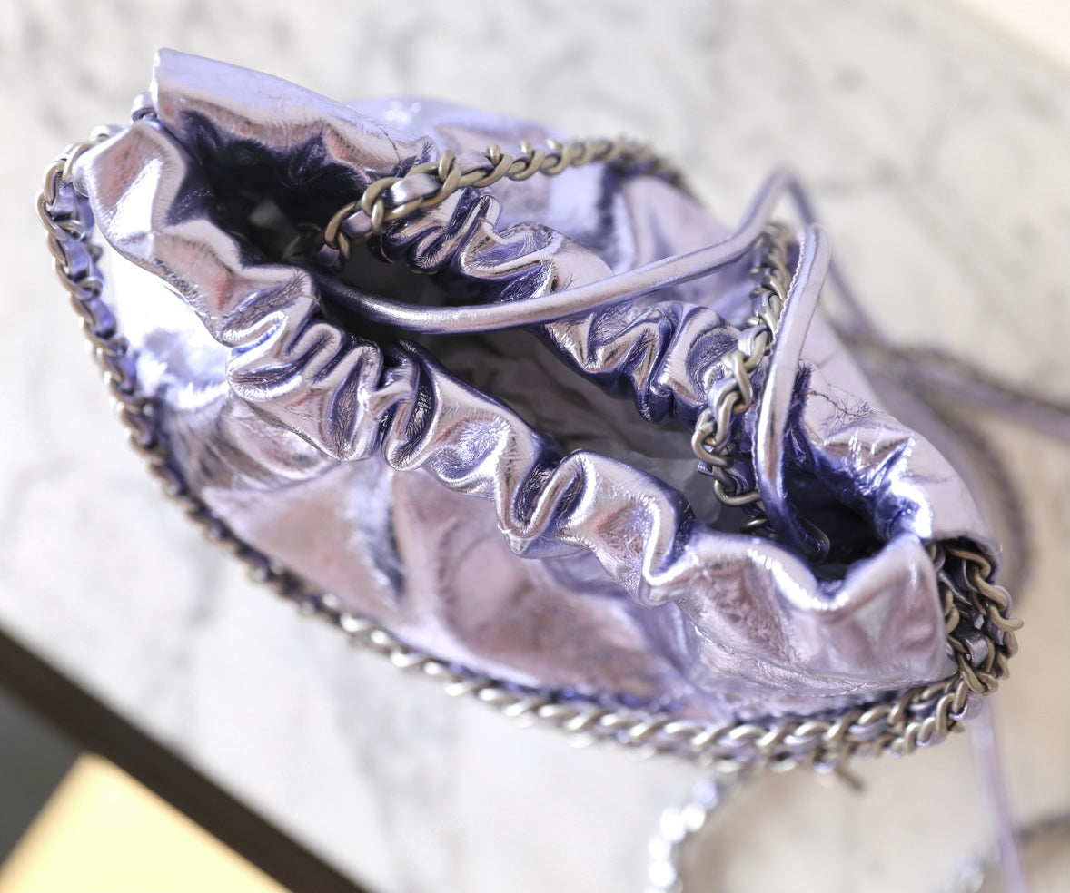 SAC HOBO 22 25C 19CM CUIR D'AGNEAU MÉTALLISÉ VIOLET