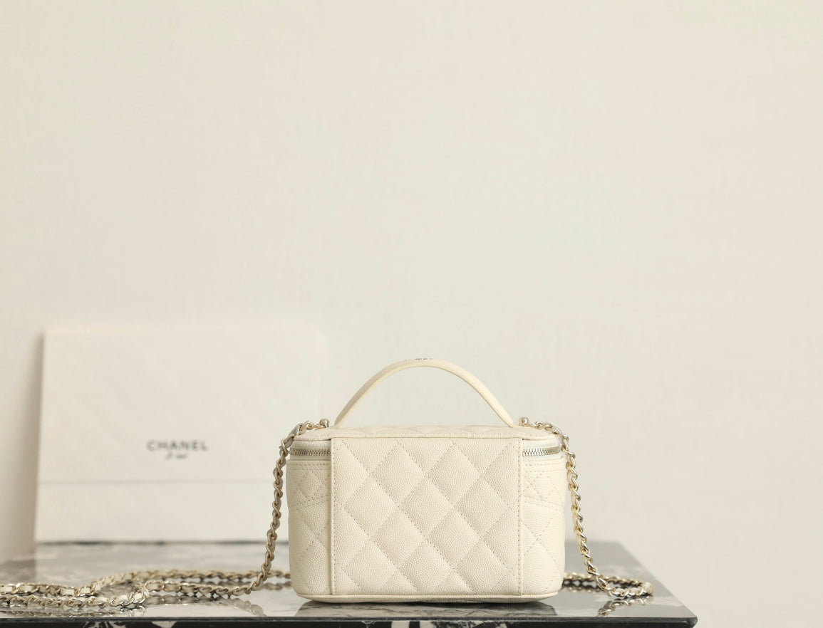 CC 25C VANITY 17CM CUIR DE VEAU GRAINÉ CRÈME