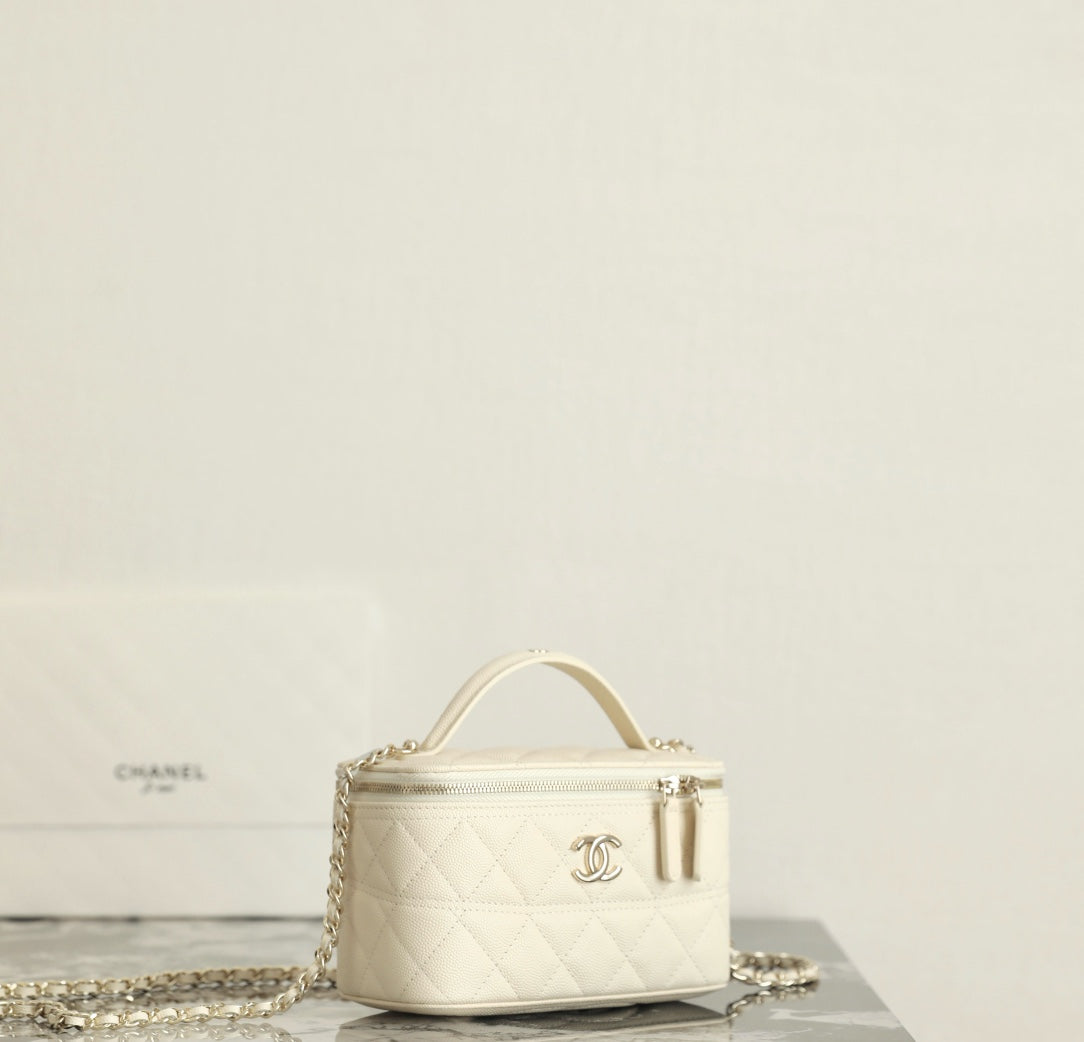 CC 25C VANITY 17CM CUIR DE VEAU GRAINÉ CRÈME