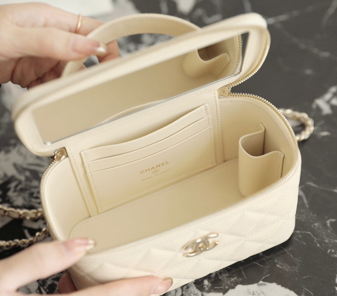 CC 25C VANITY 17CM CUIR DE VEAU GRAINÉ CRÈME