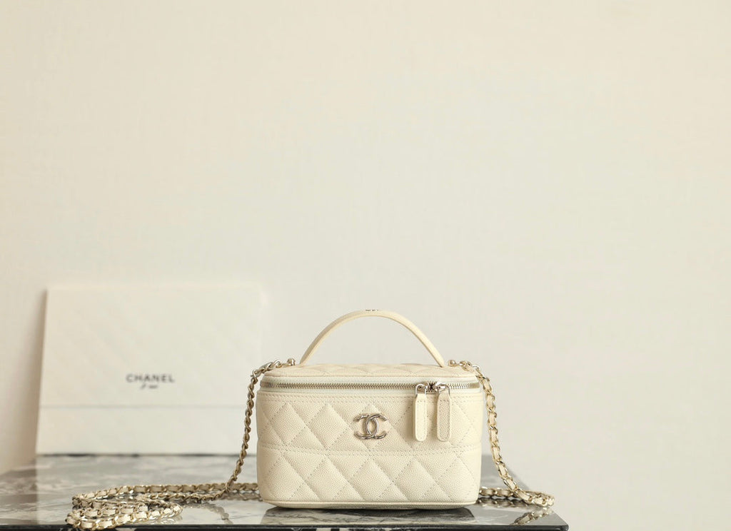 CC 25C VANITY 17CM CUIR DE VEAU GRAINÉ CRÈME