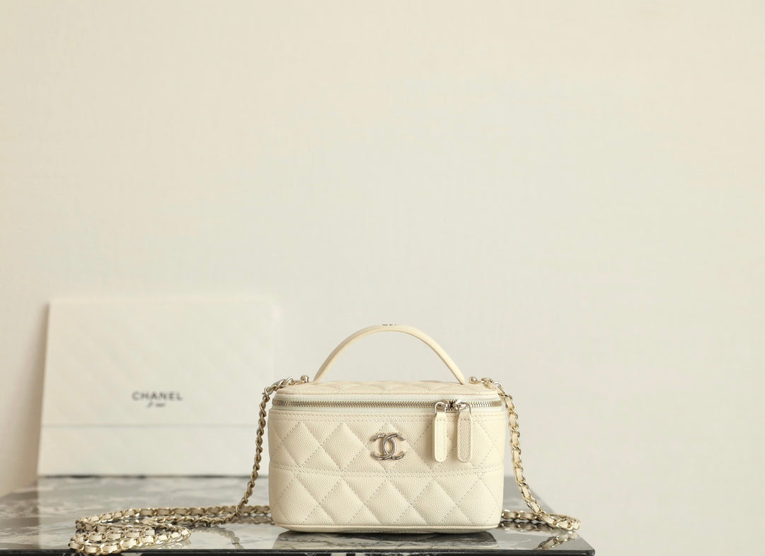 CC 25C VANITY 17CM CUIR DE VEAU GRAINÉ CRÈME