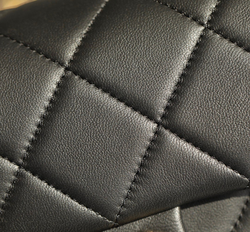 CC 19 BAG 25C 18CM BLACK LAMBSKIN GOLD HARDWARE