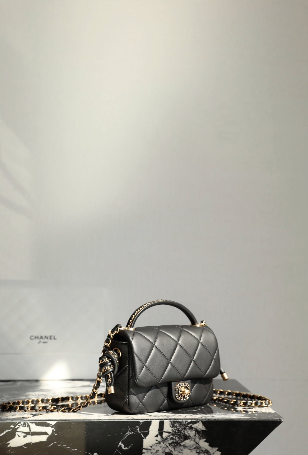 CC 19 BAG 25C 18CM BLACK LAMBSKIN GOLD HARDWARE