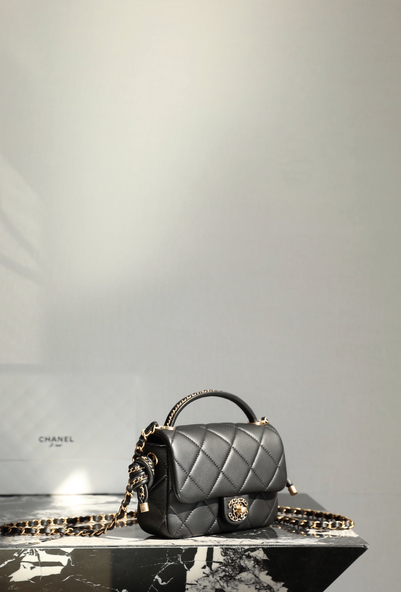 CC 19 BAG 25C 18CM BLACK LAMBSKIN GOLD HARDWARE