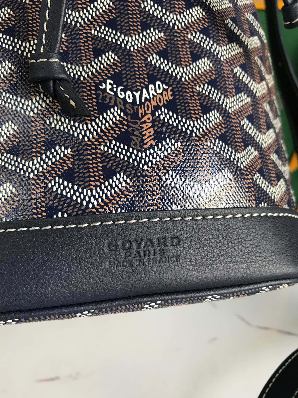 SAC SEAU PETIT FLOT 22 EN TOILE GOYARDINE BLEU MARINE ET BORDURE EN AGNEAU