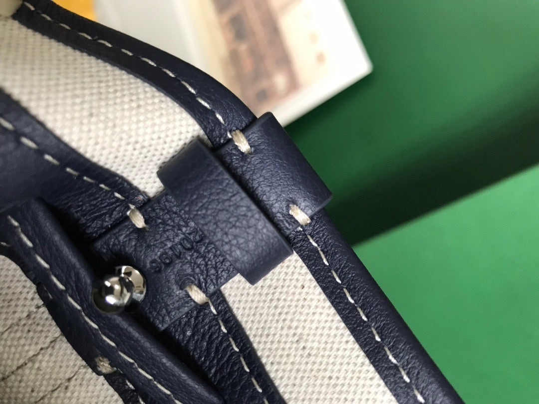 SAC SEAU PETIT FLOT 22 EN TOILE GOYARDINE BLEU MARINE ET BORDURE EN AGNEAU