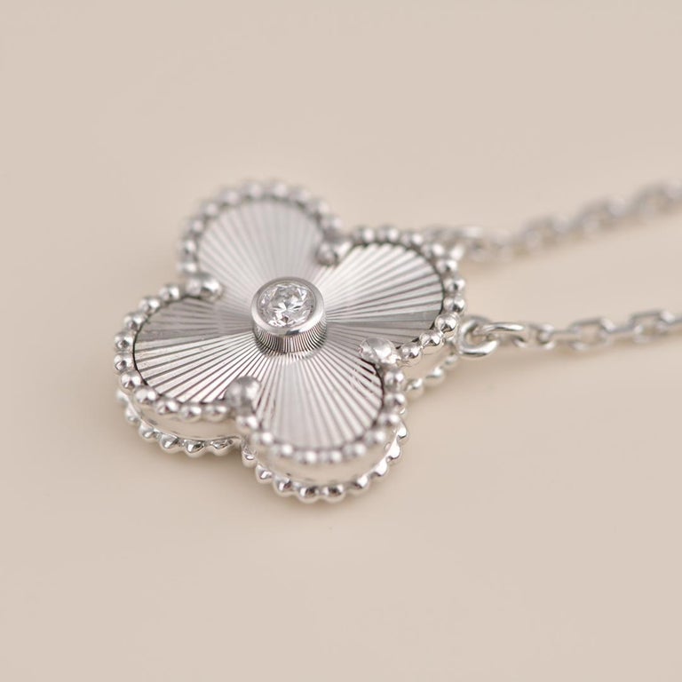 COLLIER LASER DIAMANT CLOVER 15 MM ARGENT