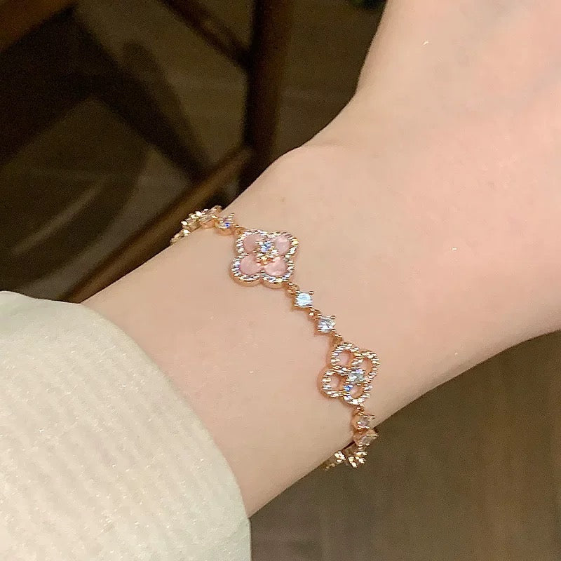 CLOVER 5 MOTIF PINK BLUE RED WHITE BRACELET